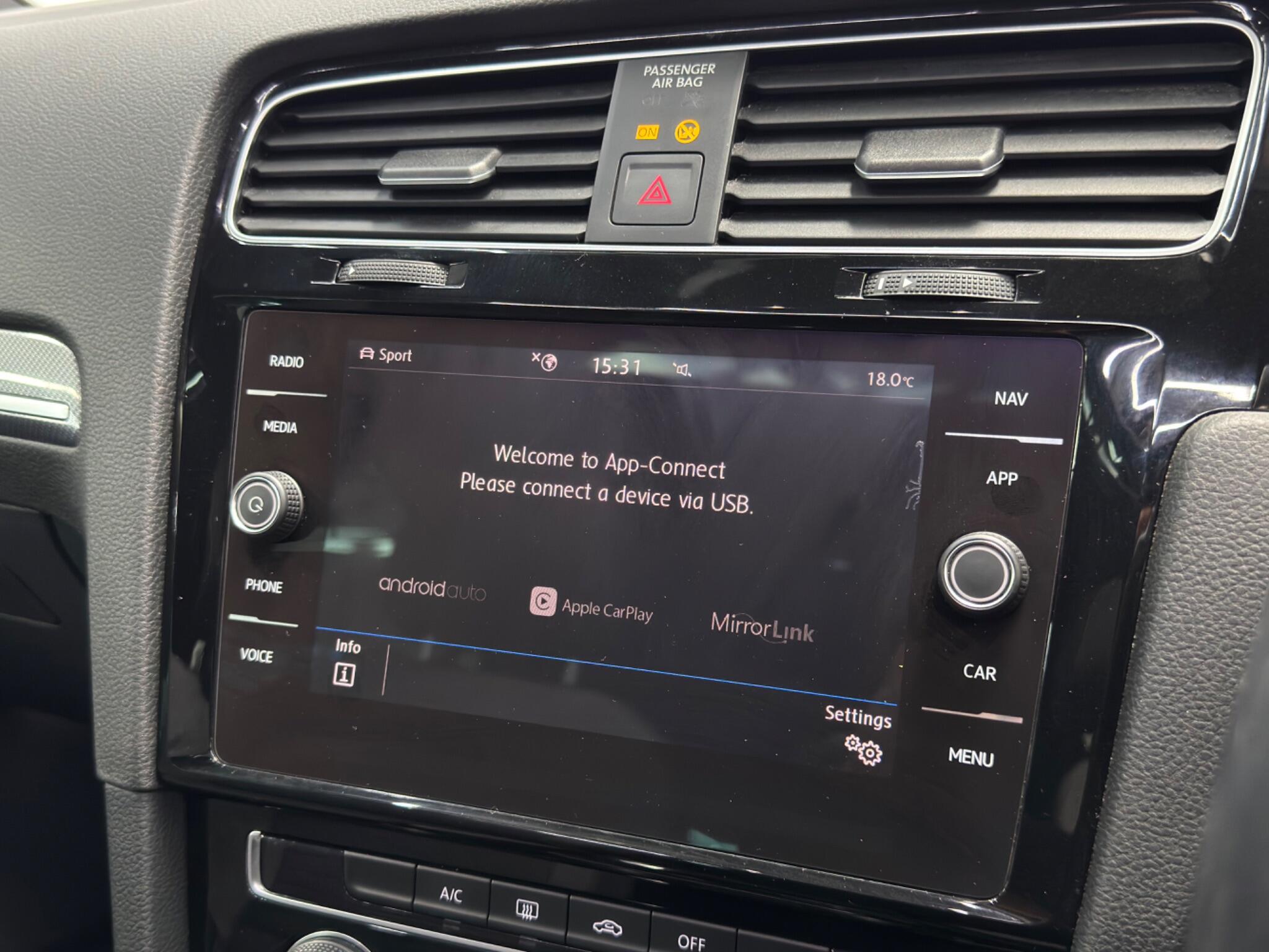 Volkswagen Golf view 18