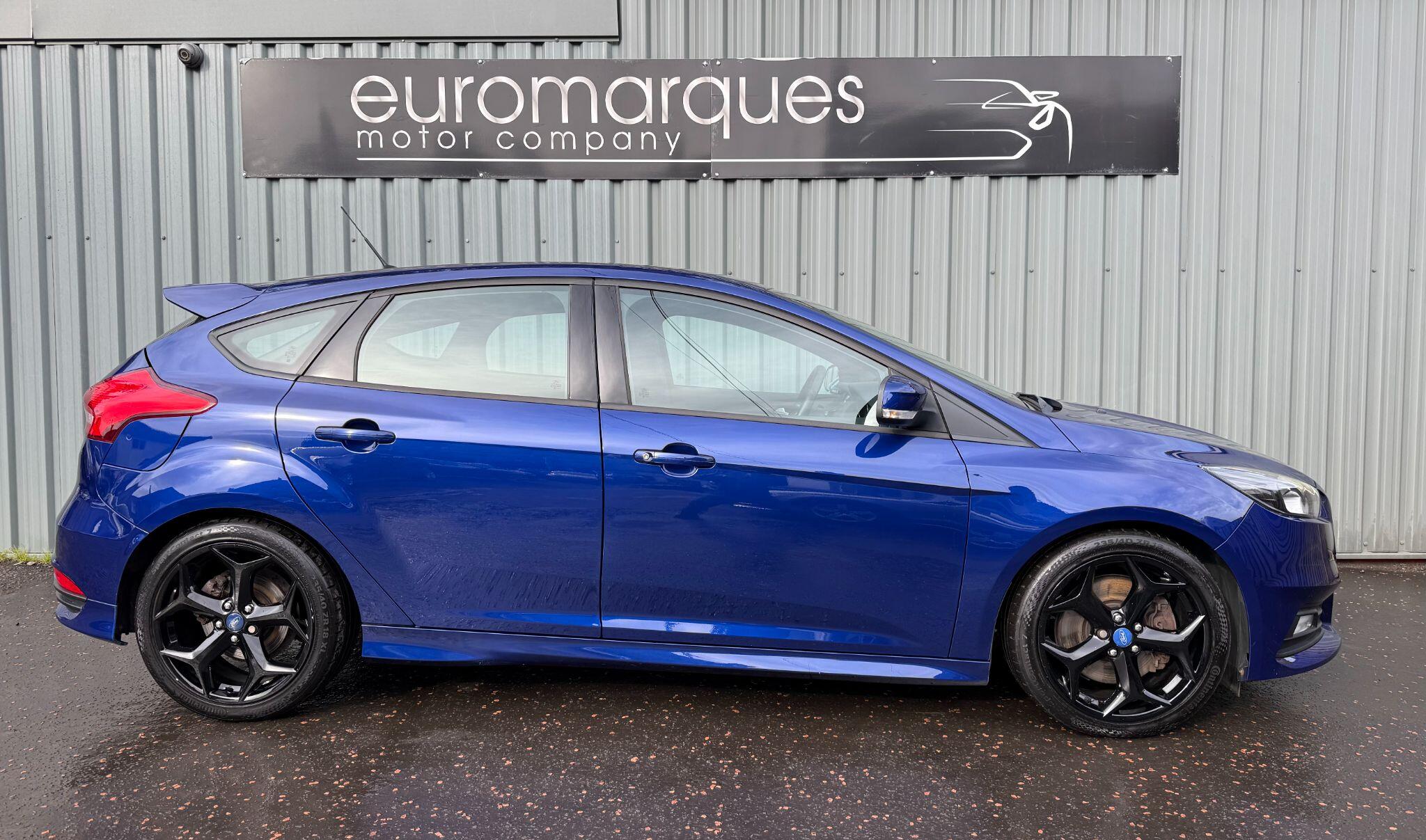 Ford Focus view 2
