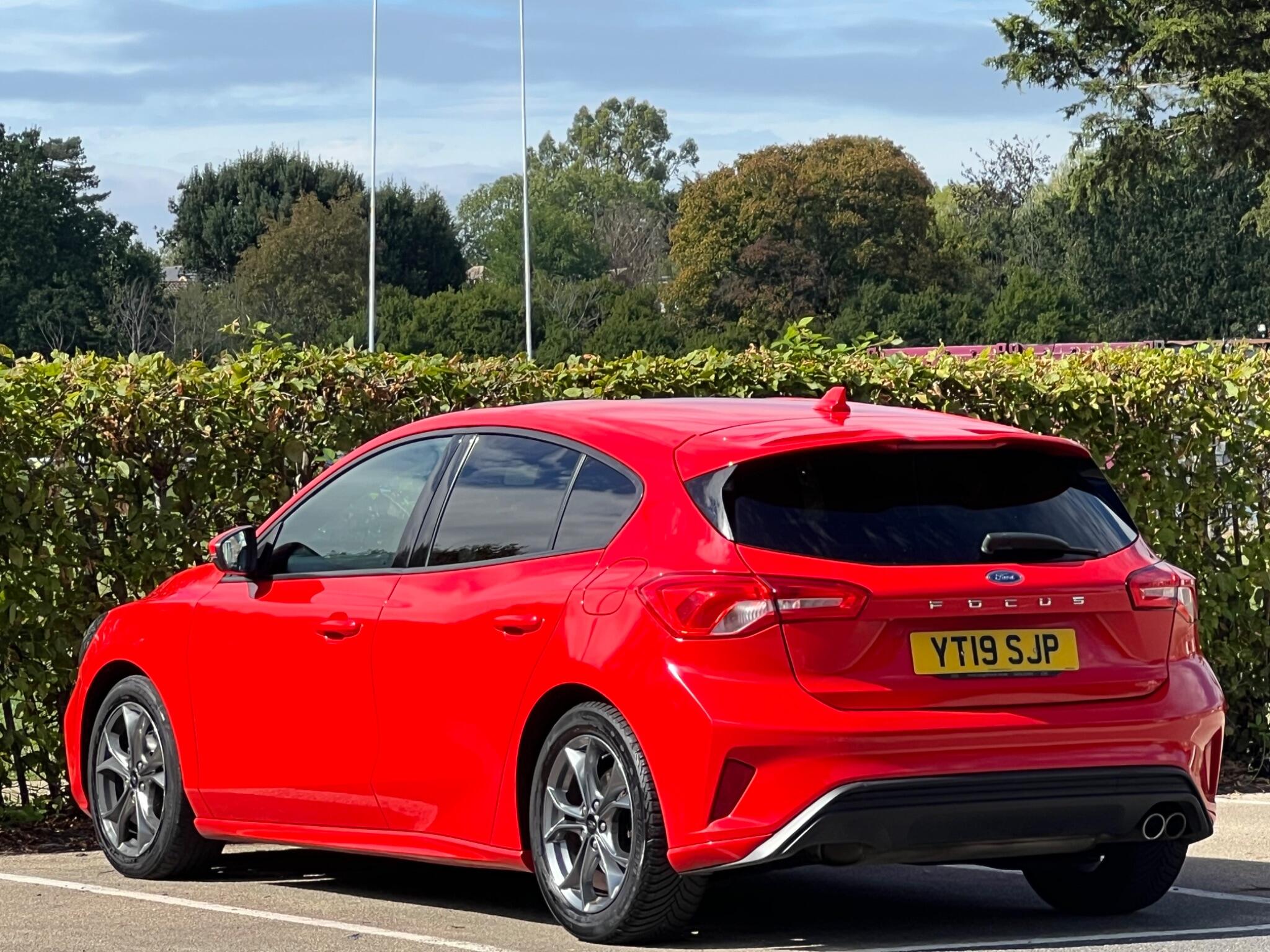 Ford Focus view 9