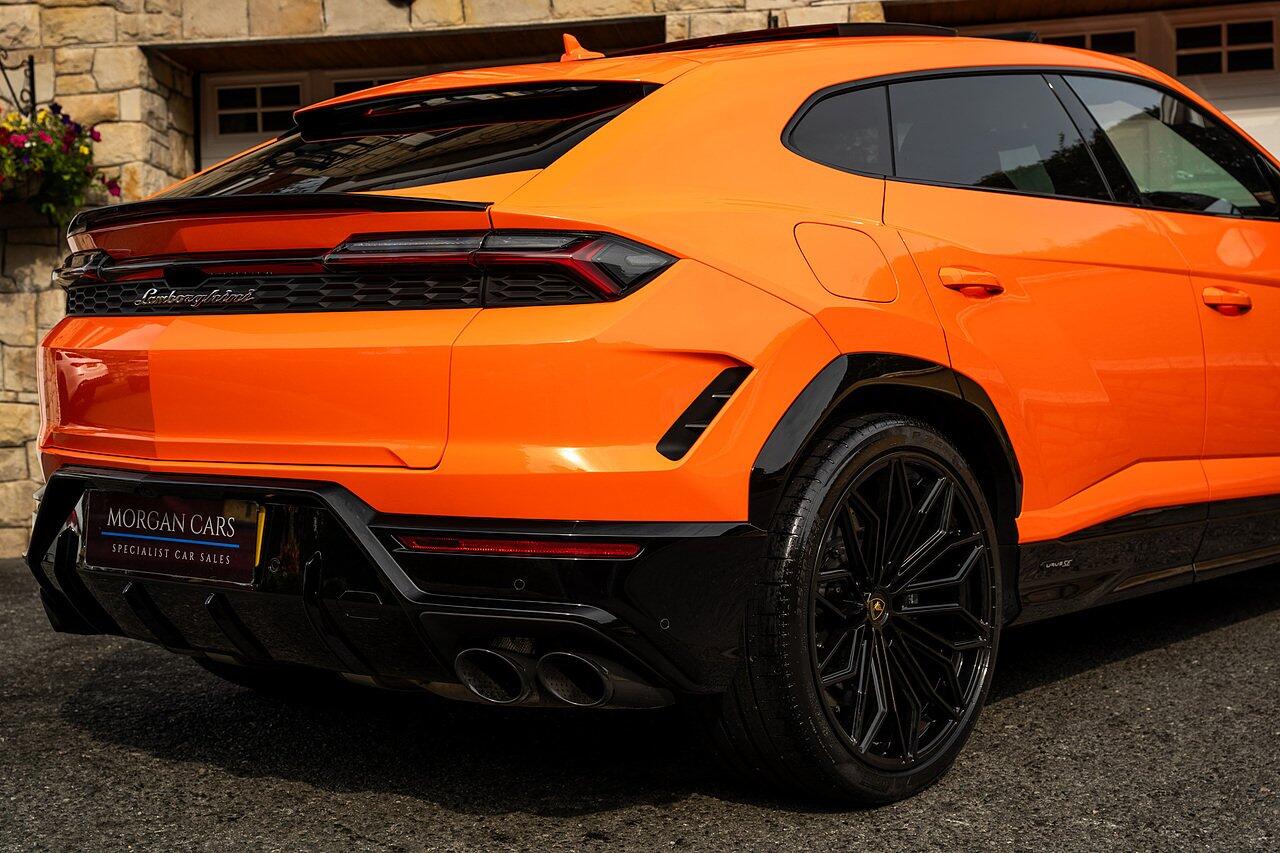 Lamborghini Urus view 16