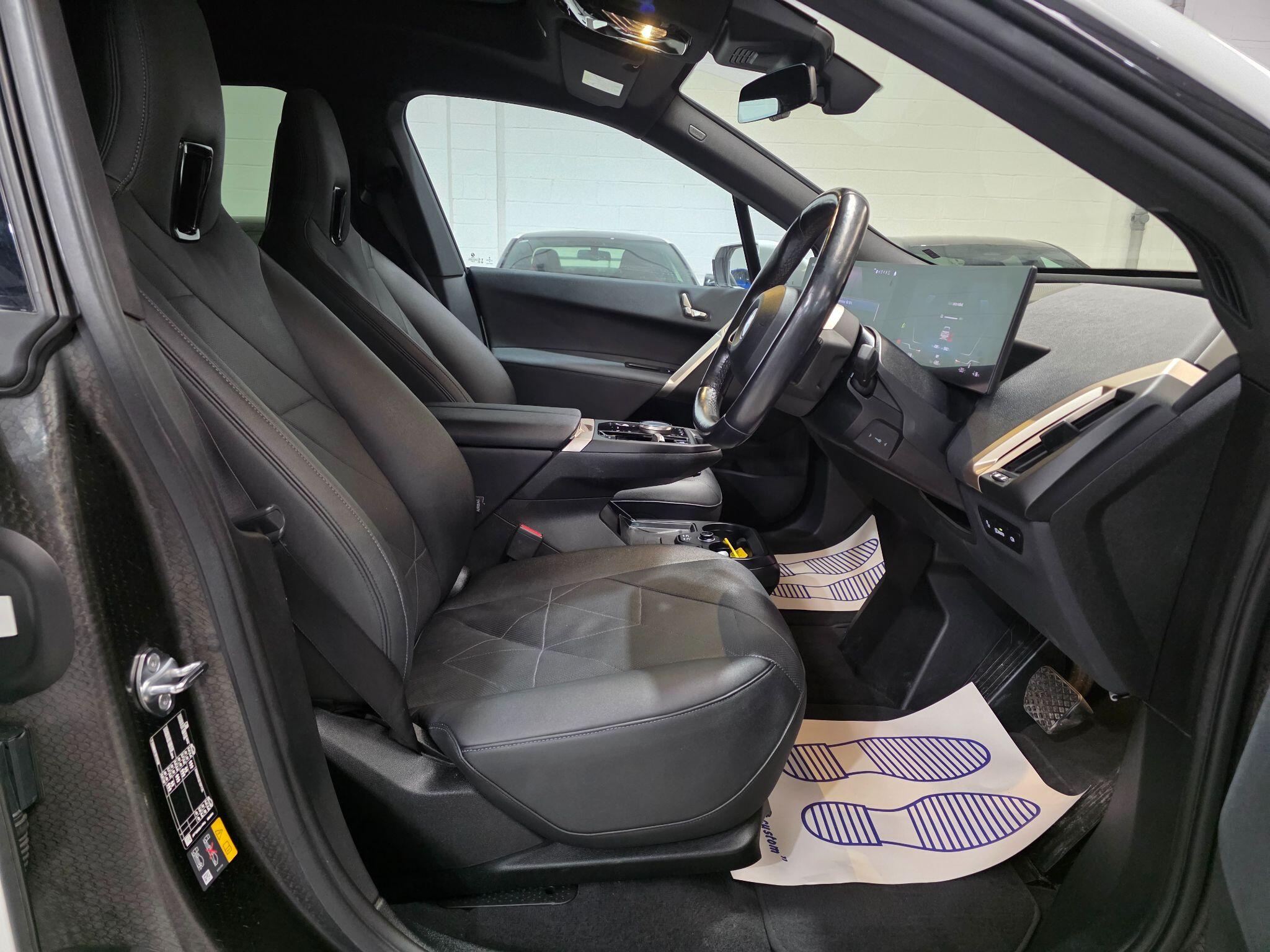 BMW Ix view 6