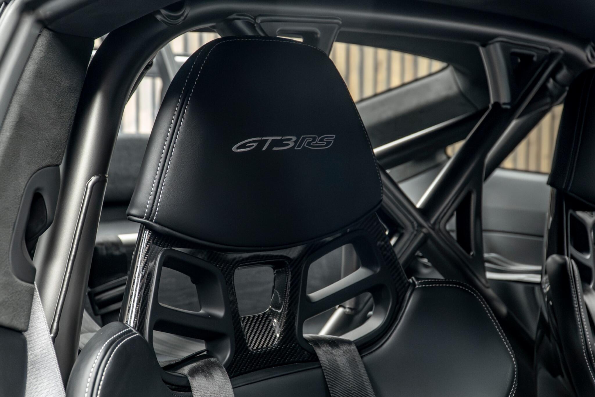 Porsche 911 view 36