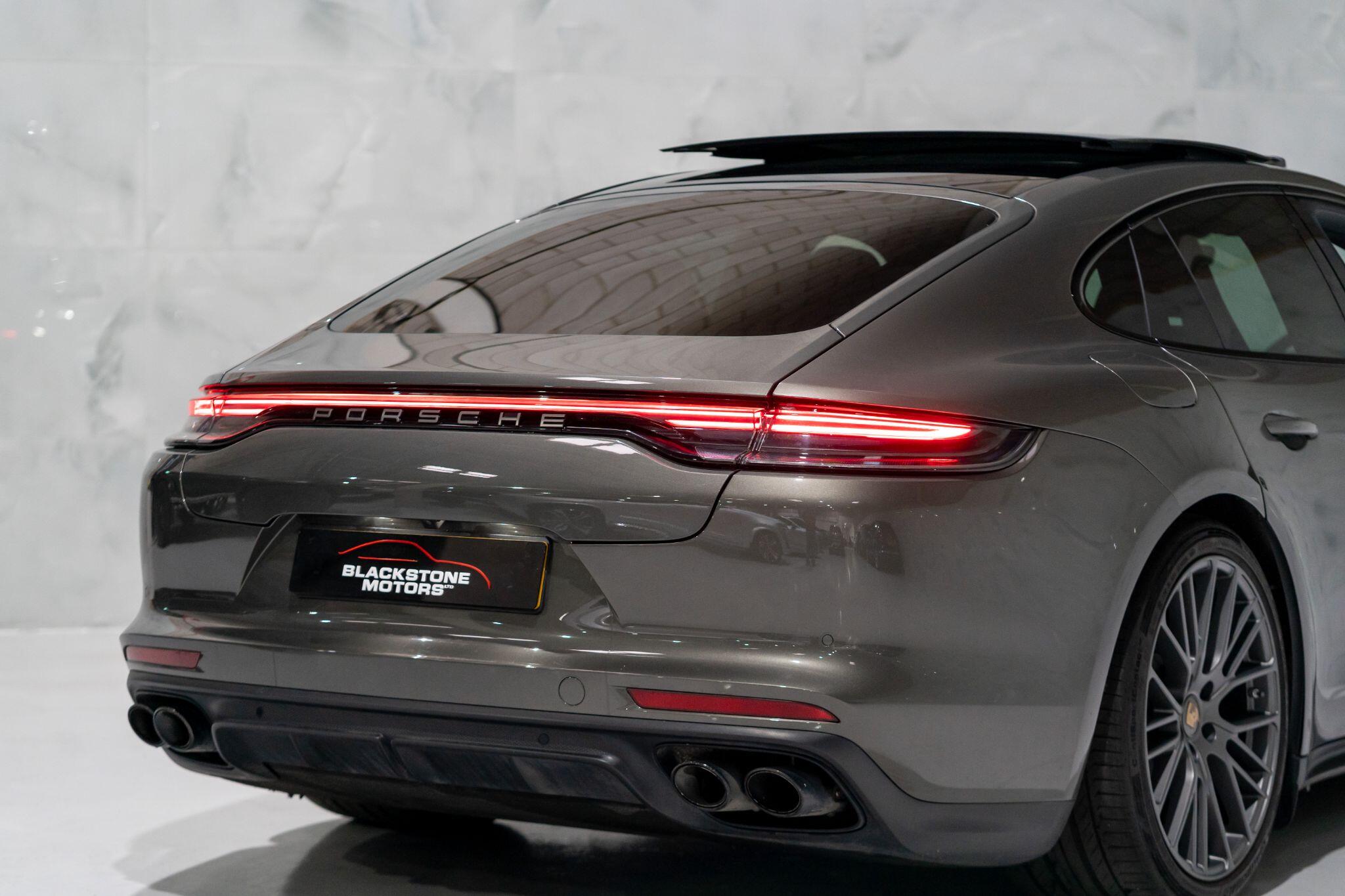 Porsche Panamera view 37