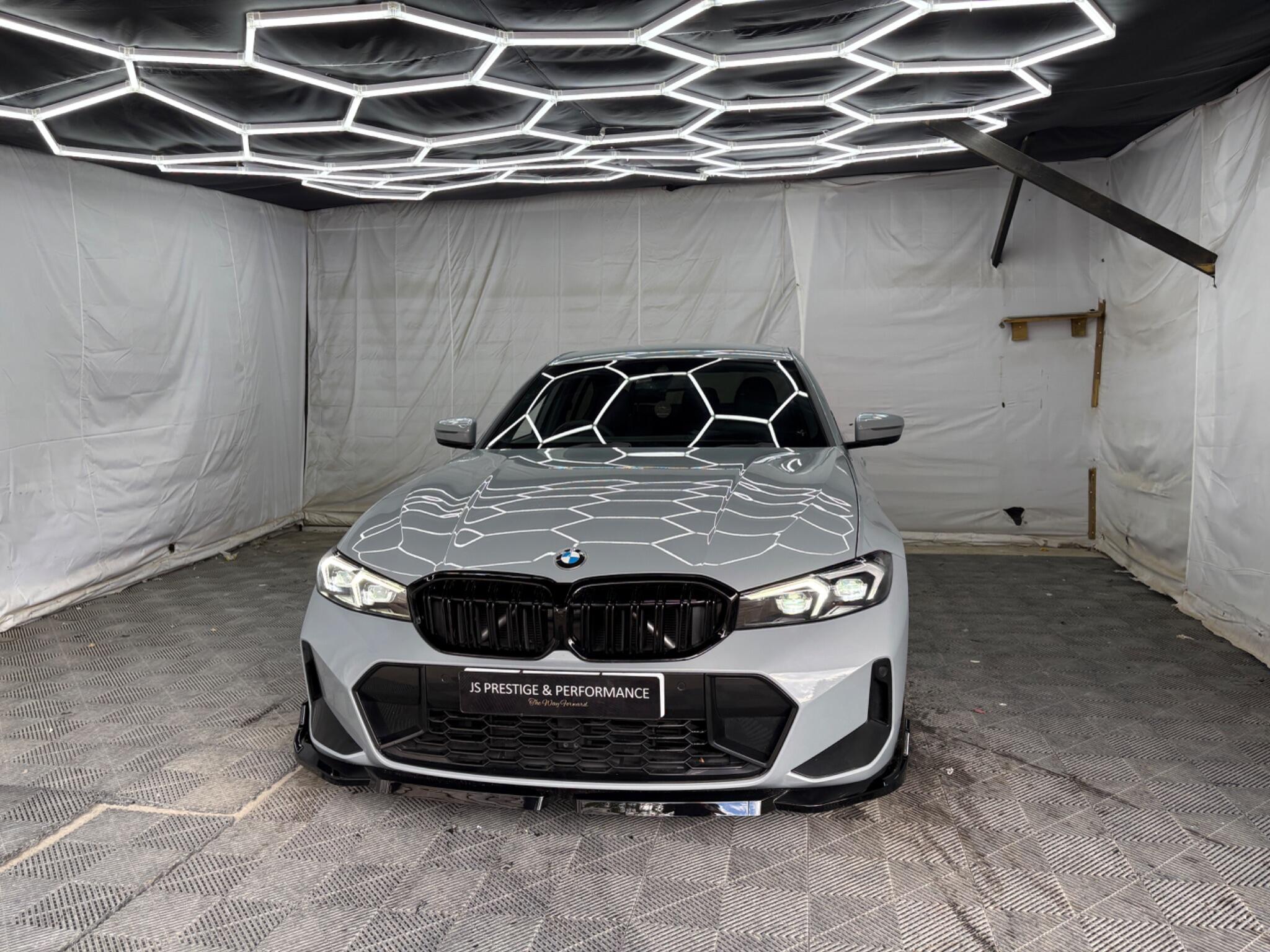 BMW 3 Series view 5
