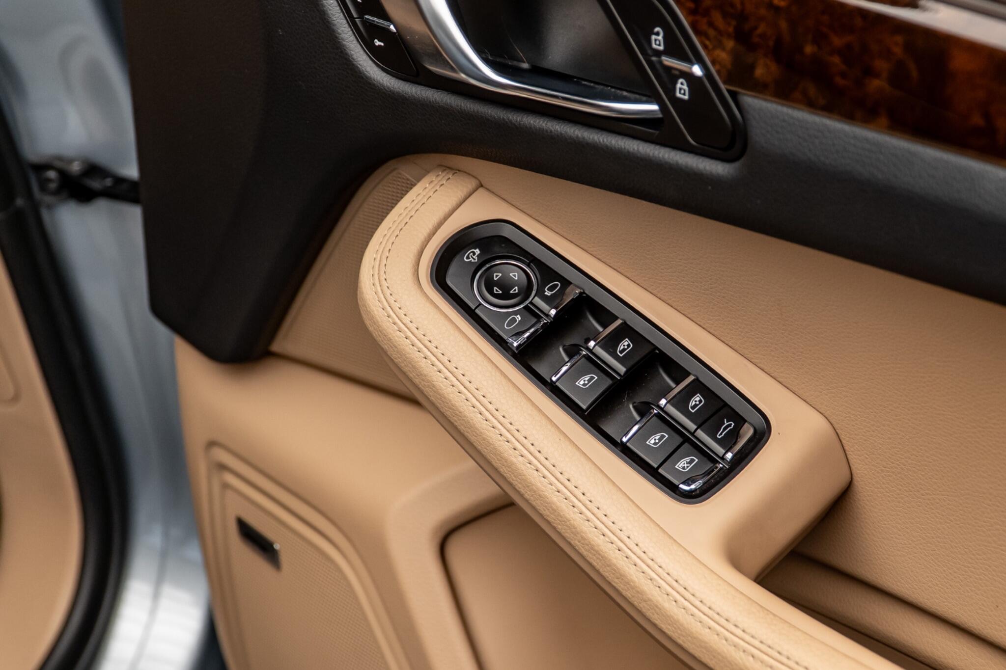 Porsche Macan view 32
