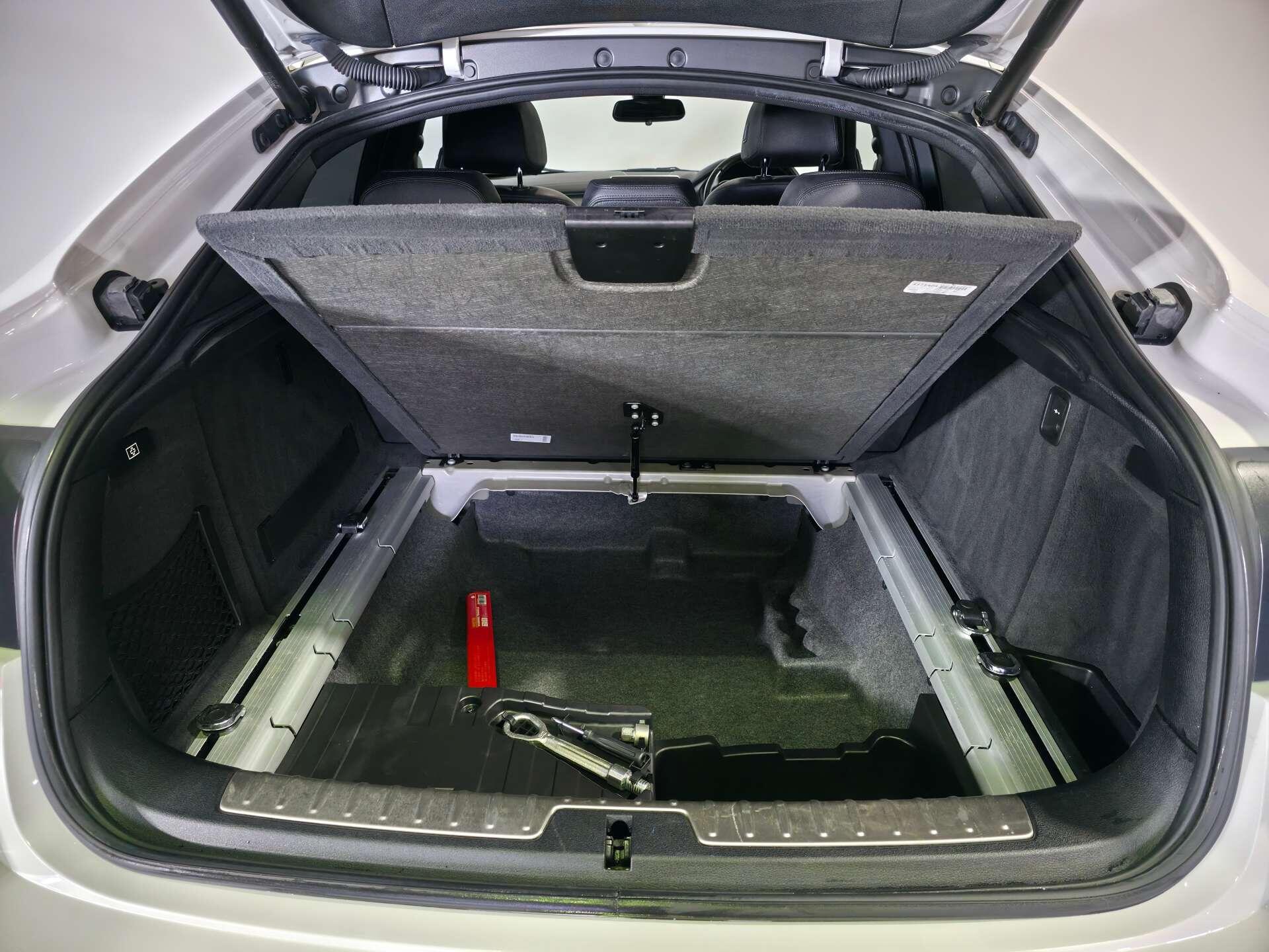 BMW X6 view 27