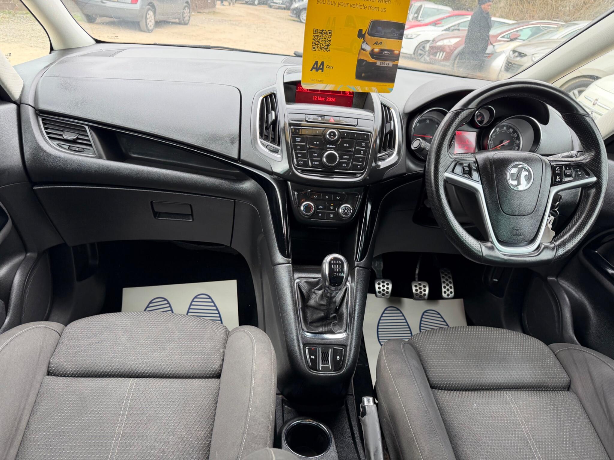 2014 Vauxhall Zafira Tourer 2.0 CDTi SRi Euro 5 5dr image 19