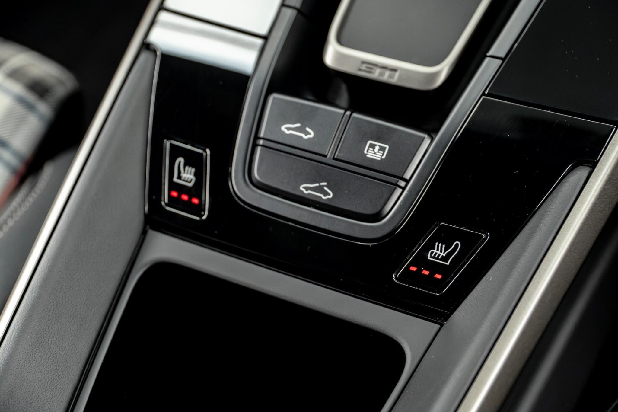Porsche 911 view 45