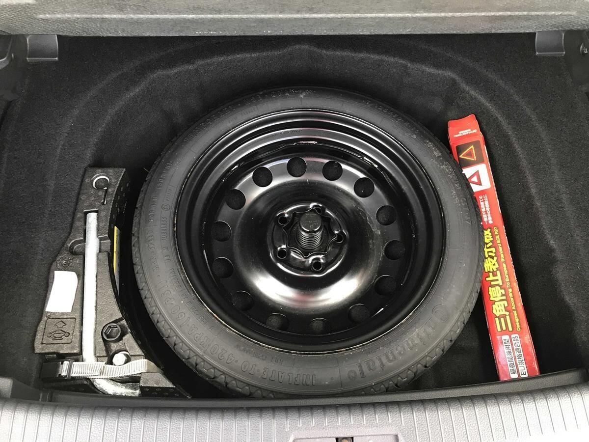 Volkswagen Golf view 8