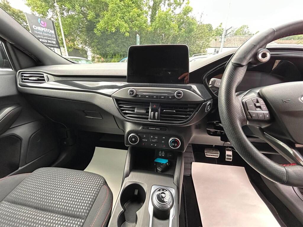 Ford Focus view 11