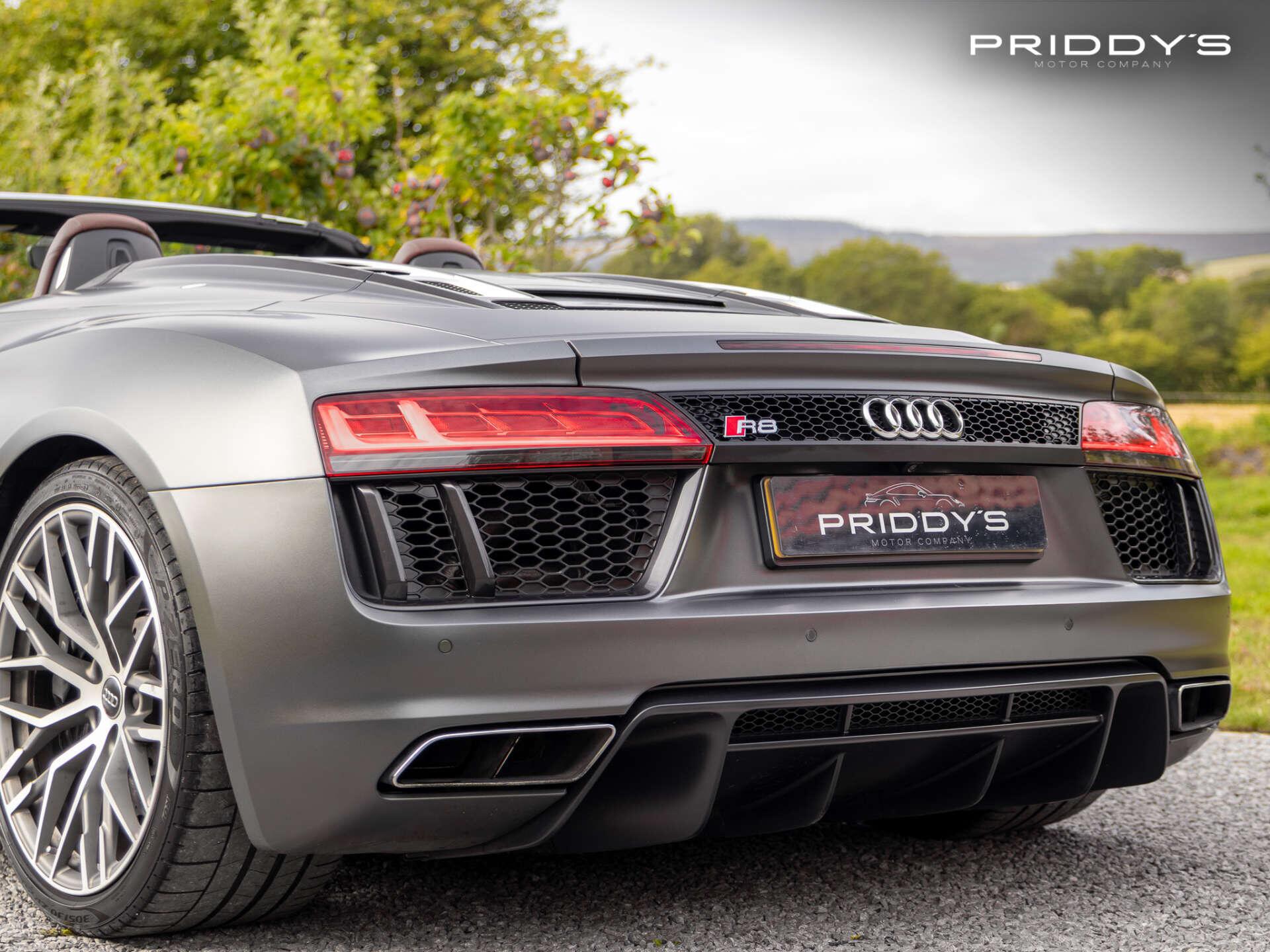 Audi R8 view 29