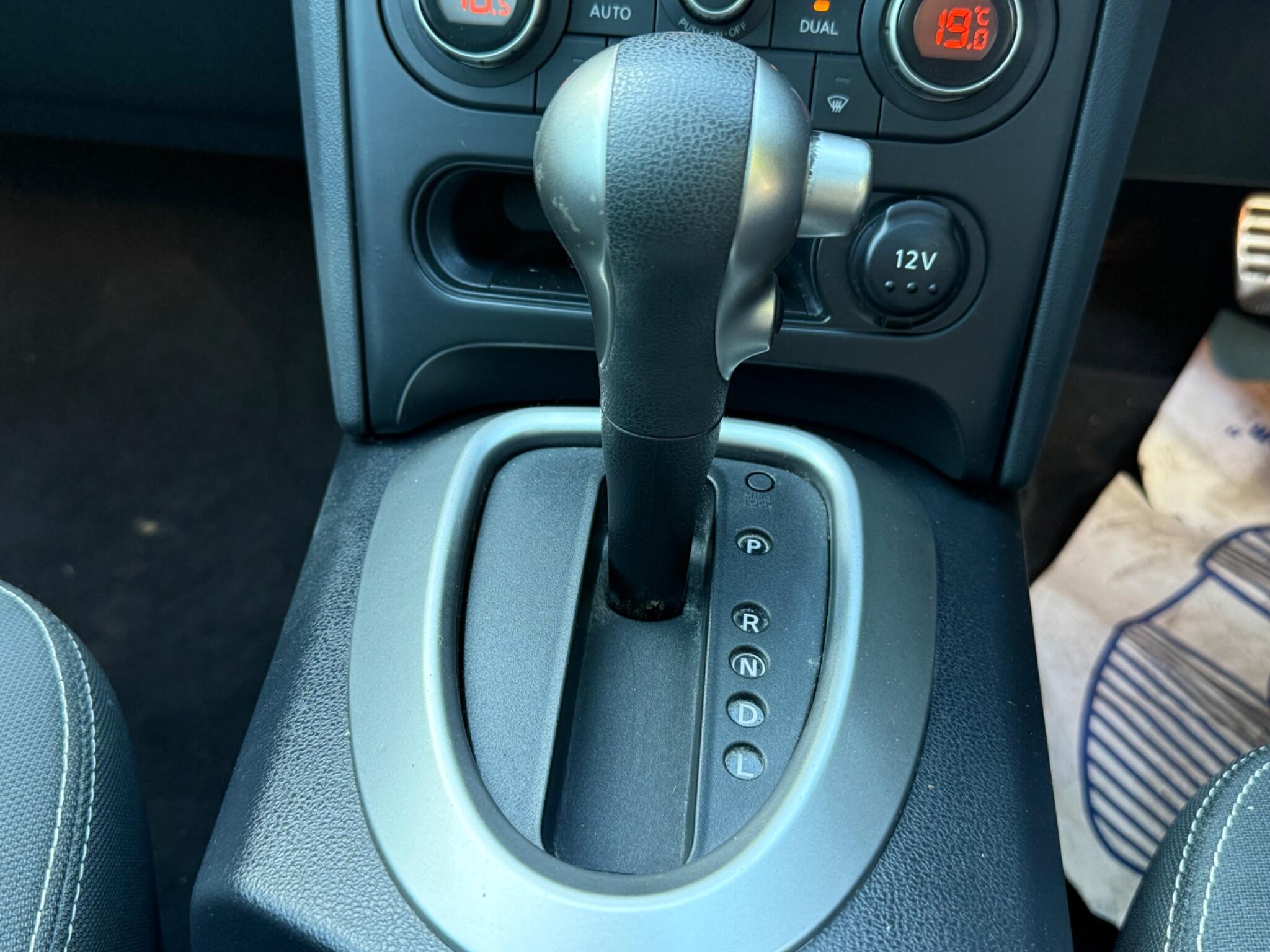 2012 Nissan Qashqai image 13