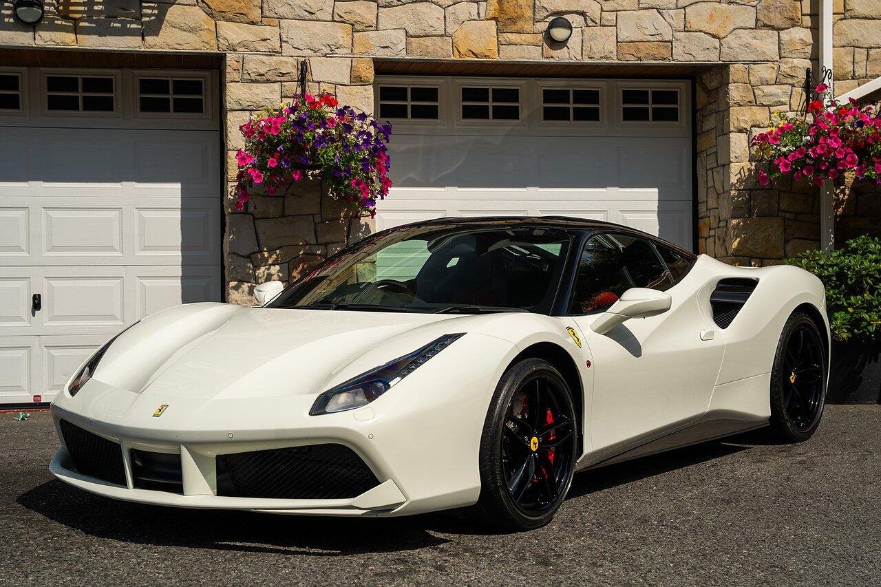 Ferrari 488 view 35