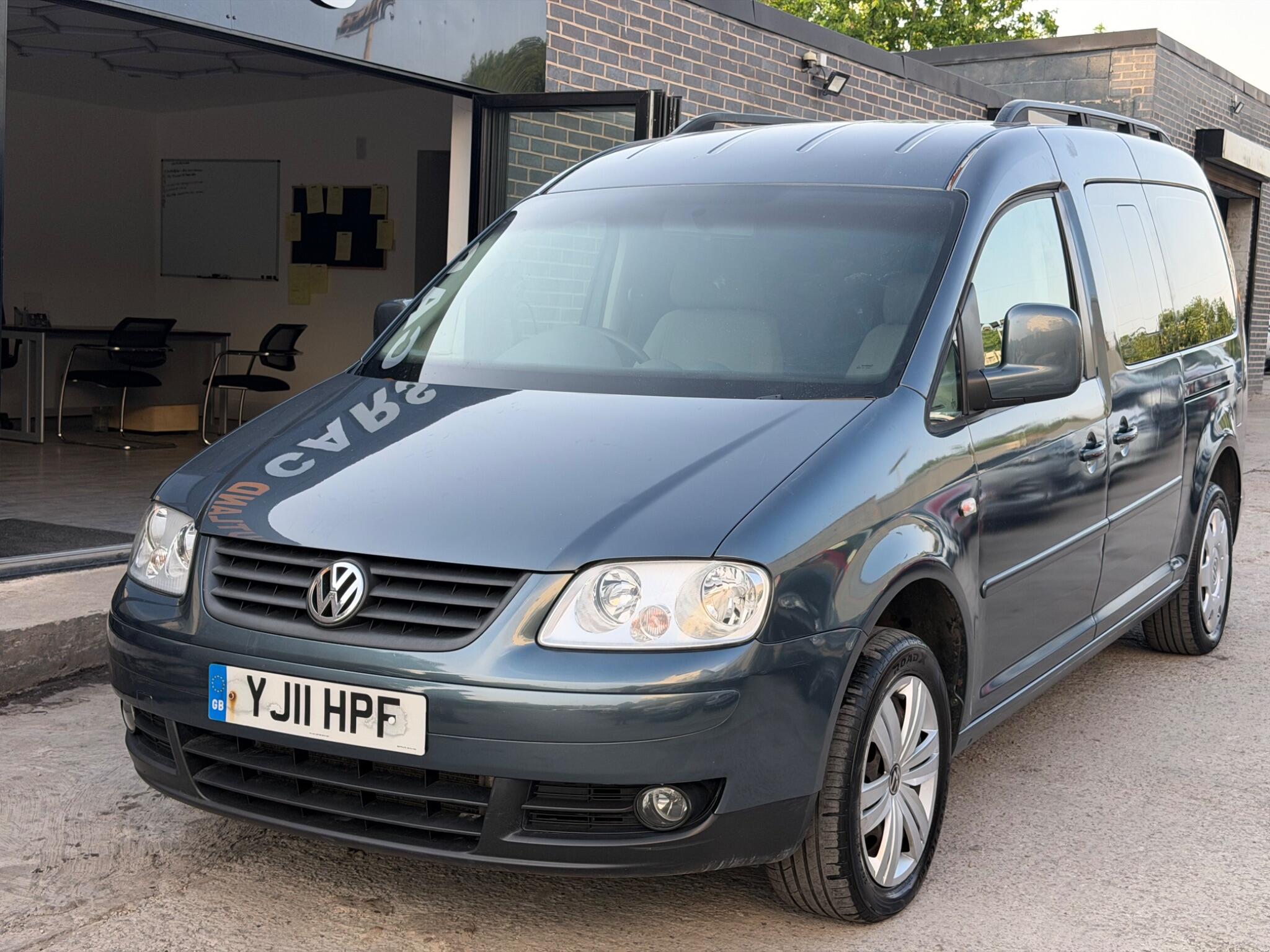 2011 Volkswagen Caddy Maxi Life in Grey for sale