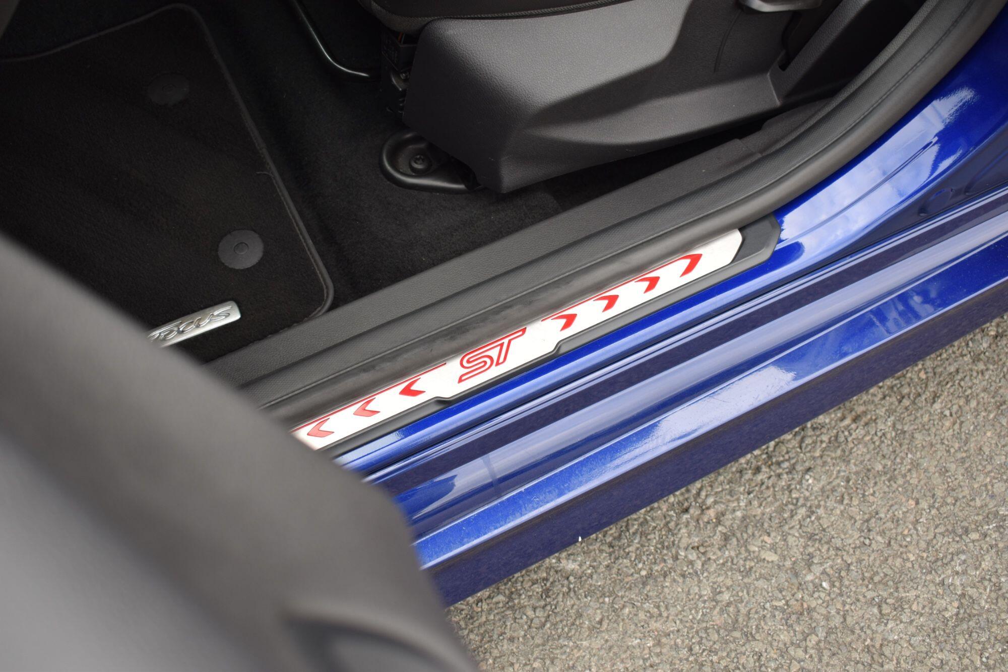 Ford Focus view 32
