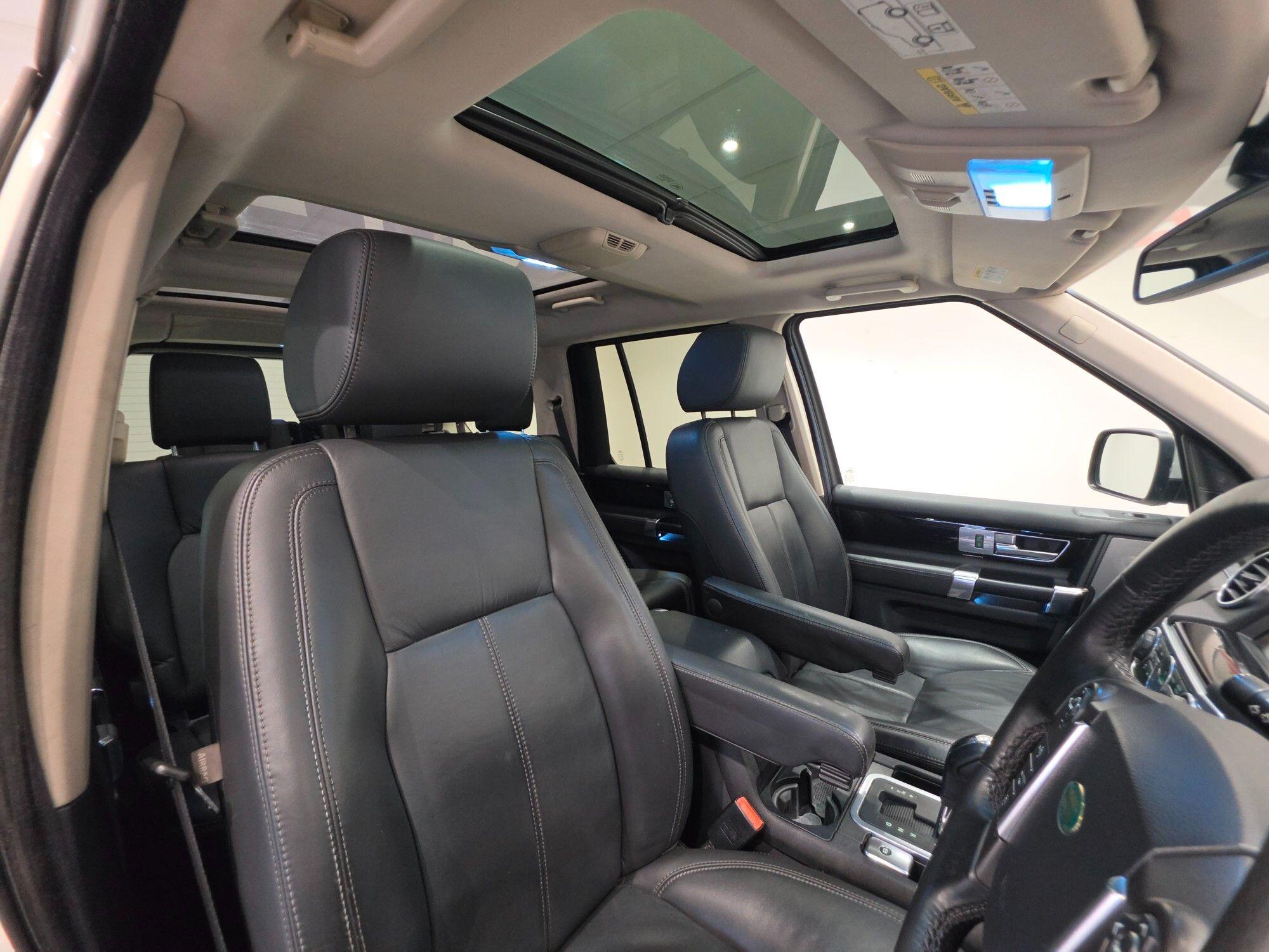 Land Rover Discovery view 107