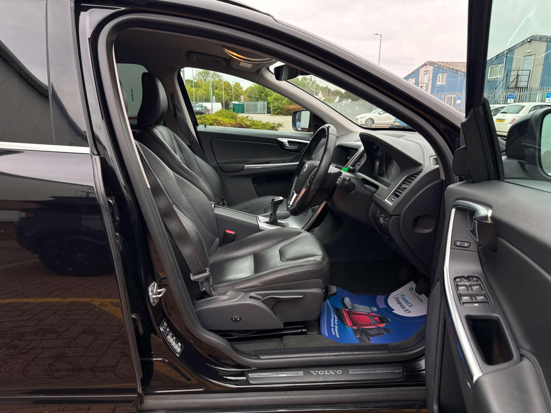Volvo XC60 view 11