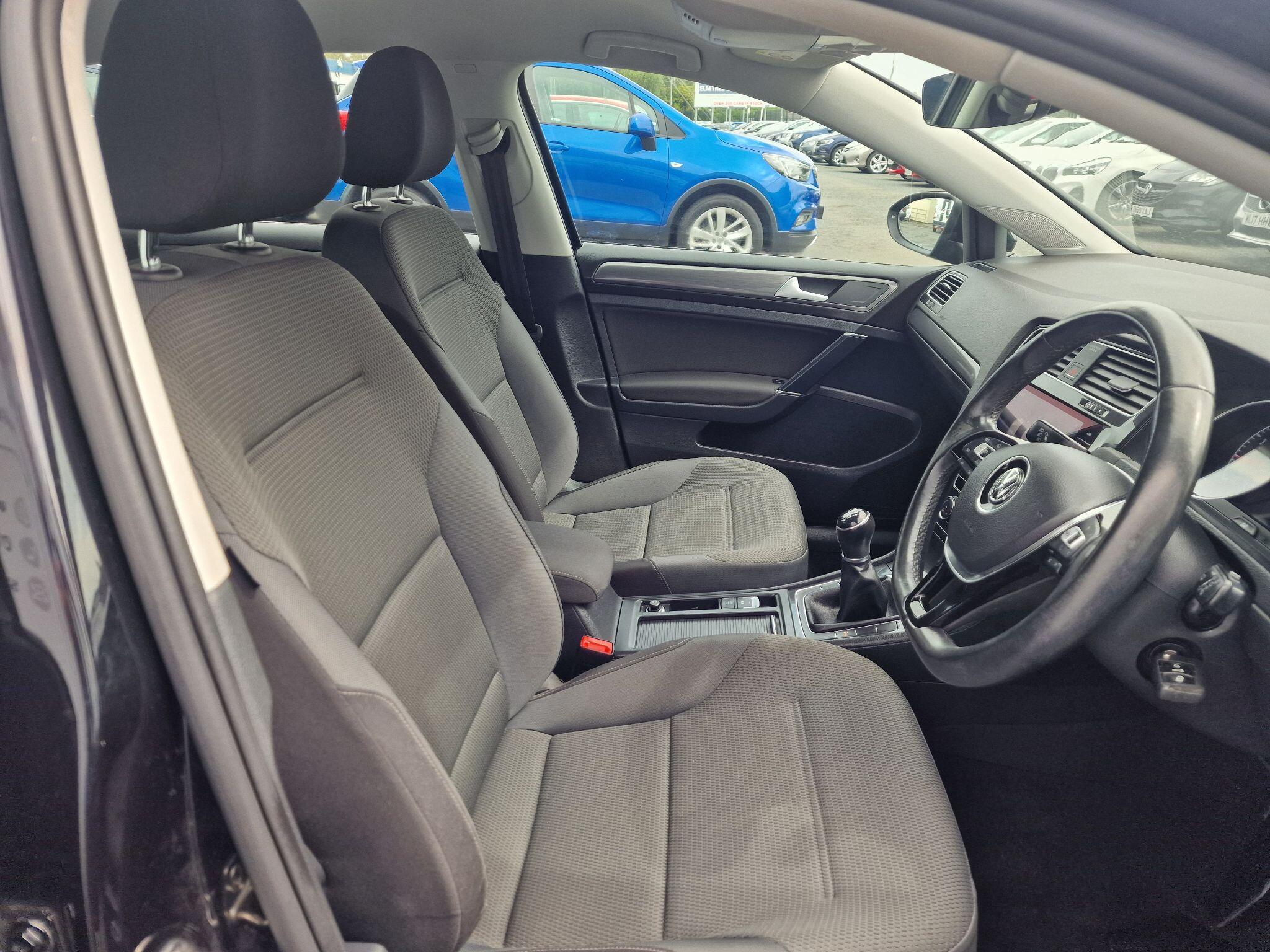 Volkswagen Golf view 27