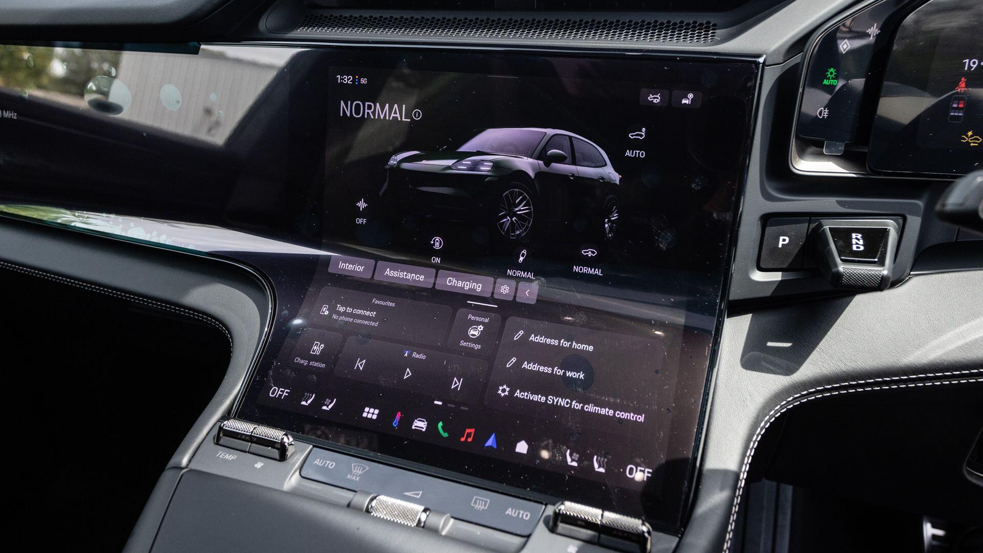 Porsche Cayenne view 24