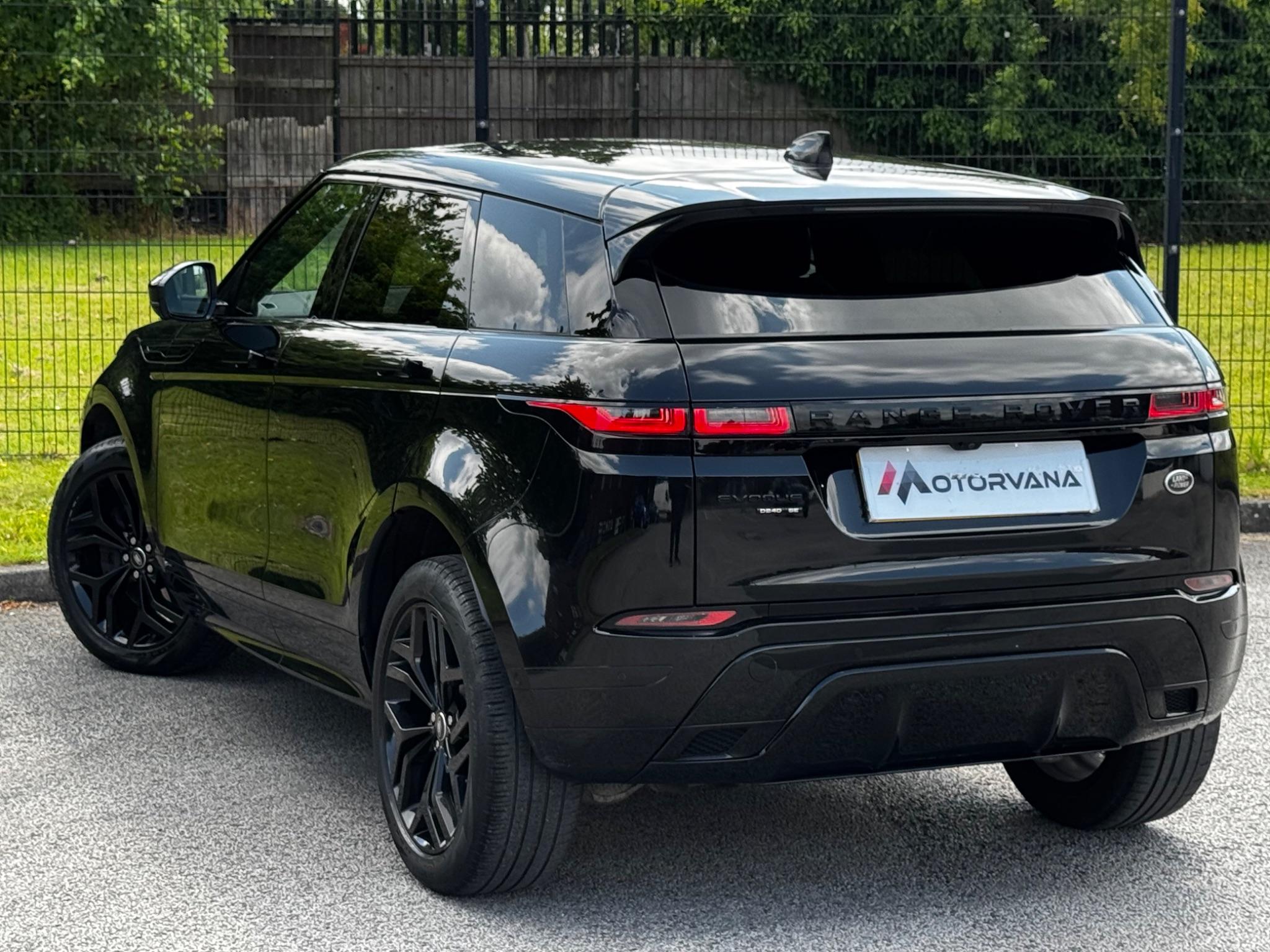 Land Rover Range Rover Evoque view 3