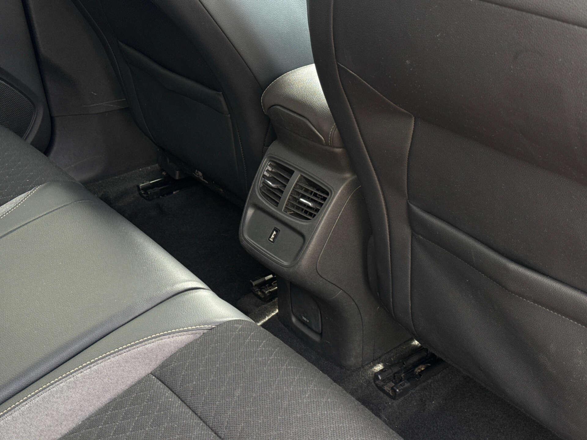 Vauxhall Grandland X view 31