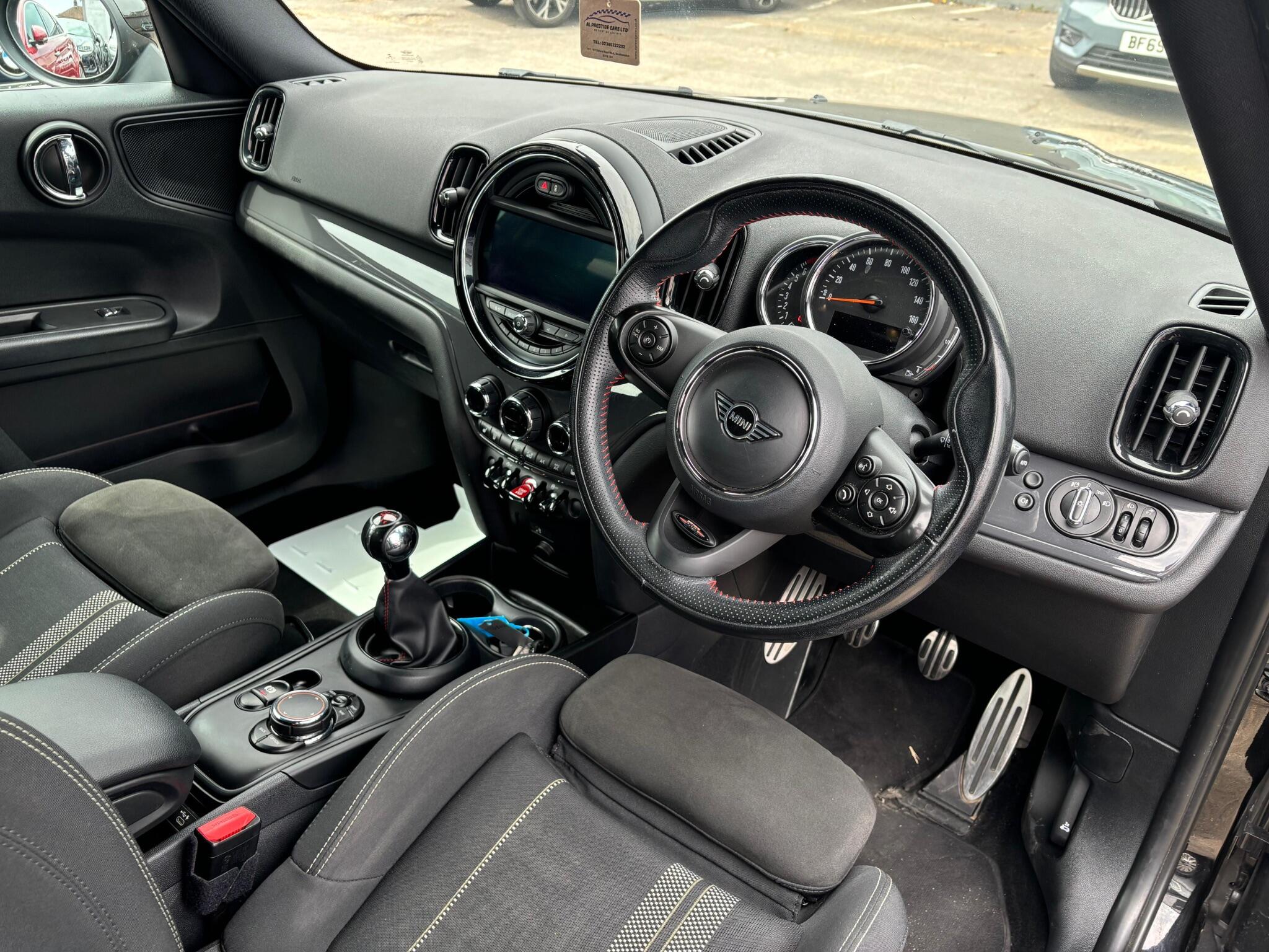 Mini Countryman view 4