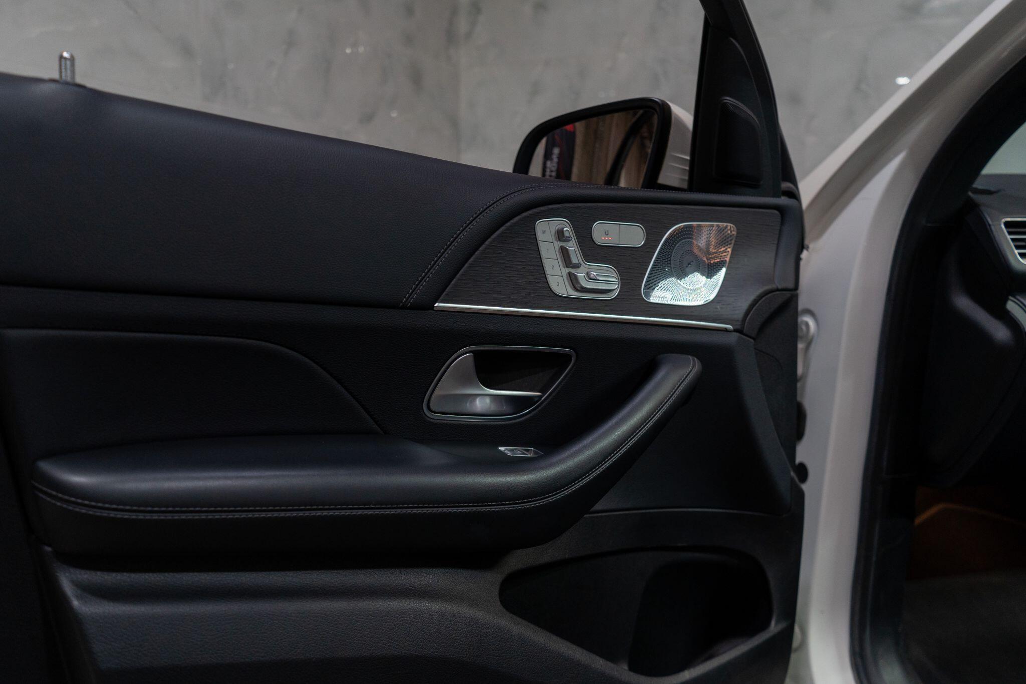 Mercedes-Benz GLE view 35