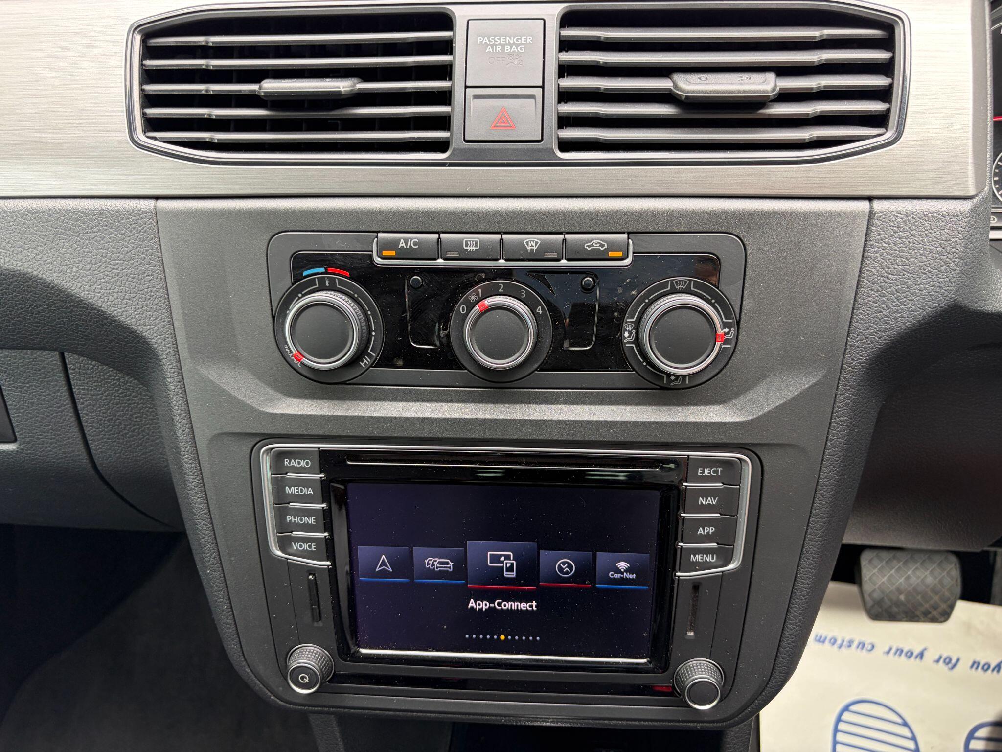 Volkswagen Caddy Maxi Life view 27