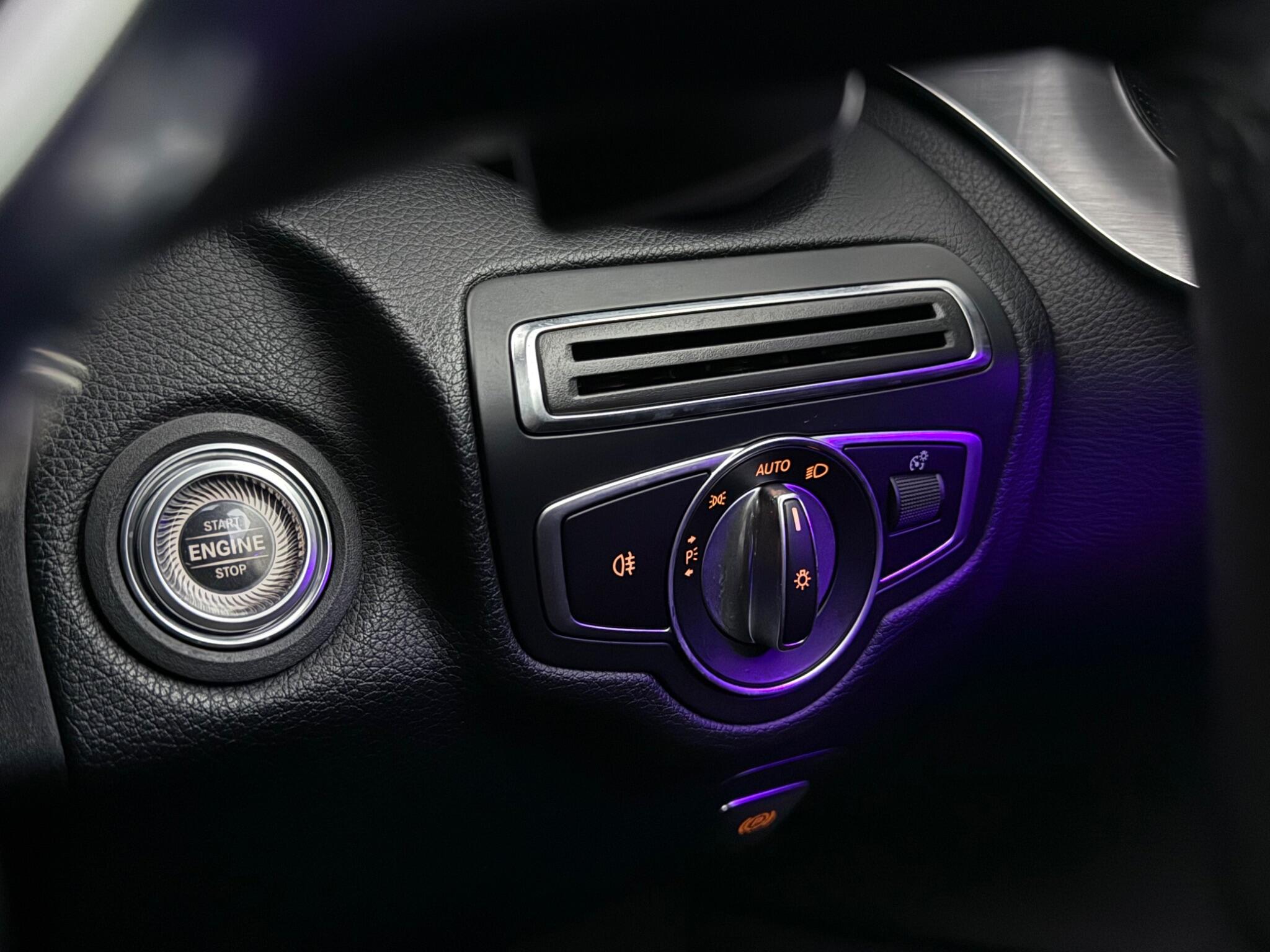 Mercedes-Benz C-Class view 17