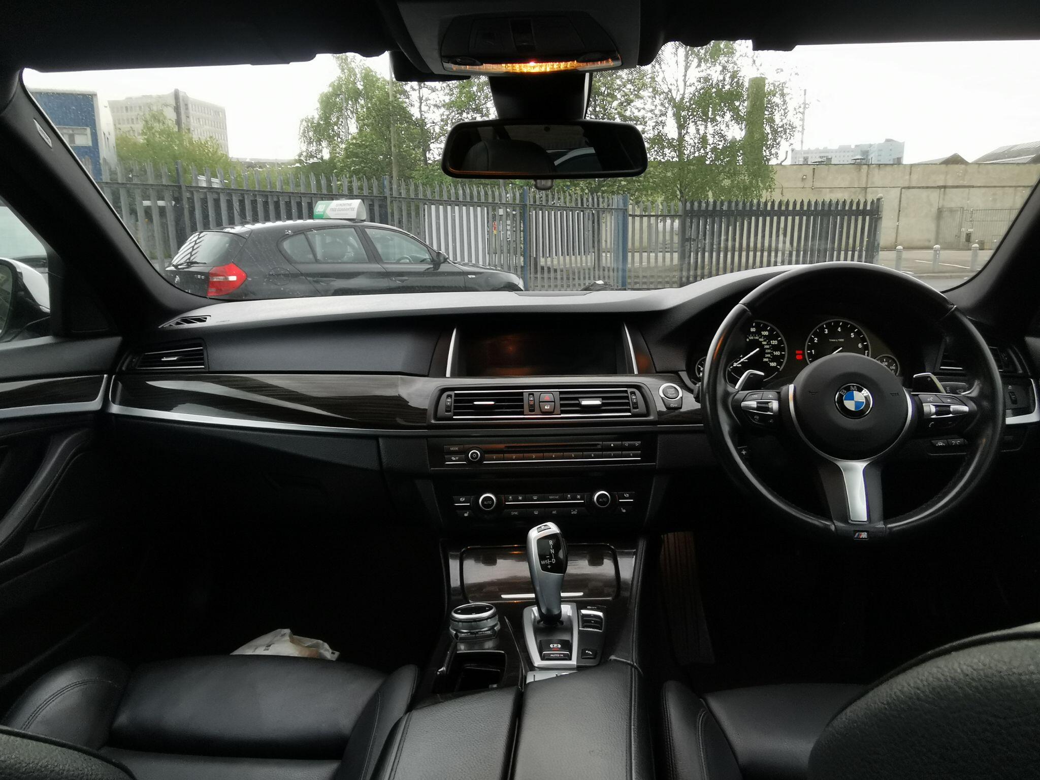 BMW 5 Series view 10