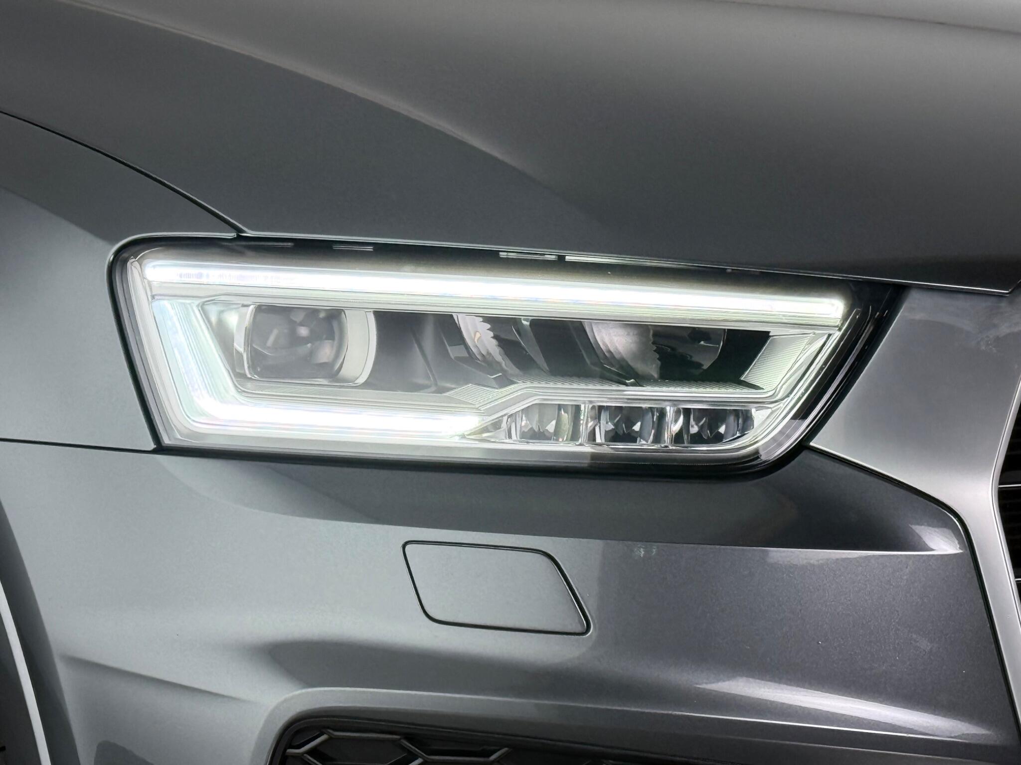 Audi Q3 view 4