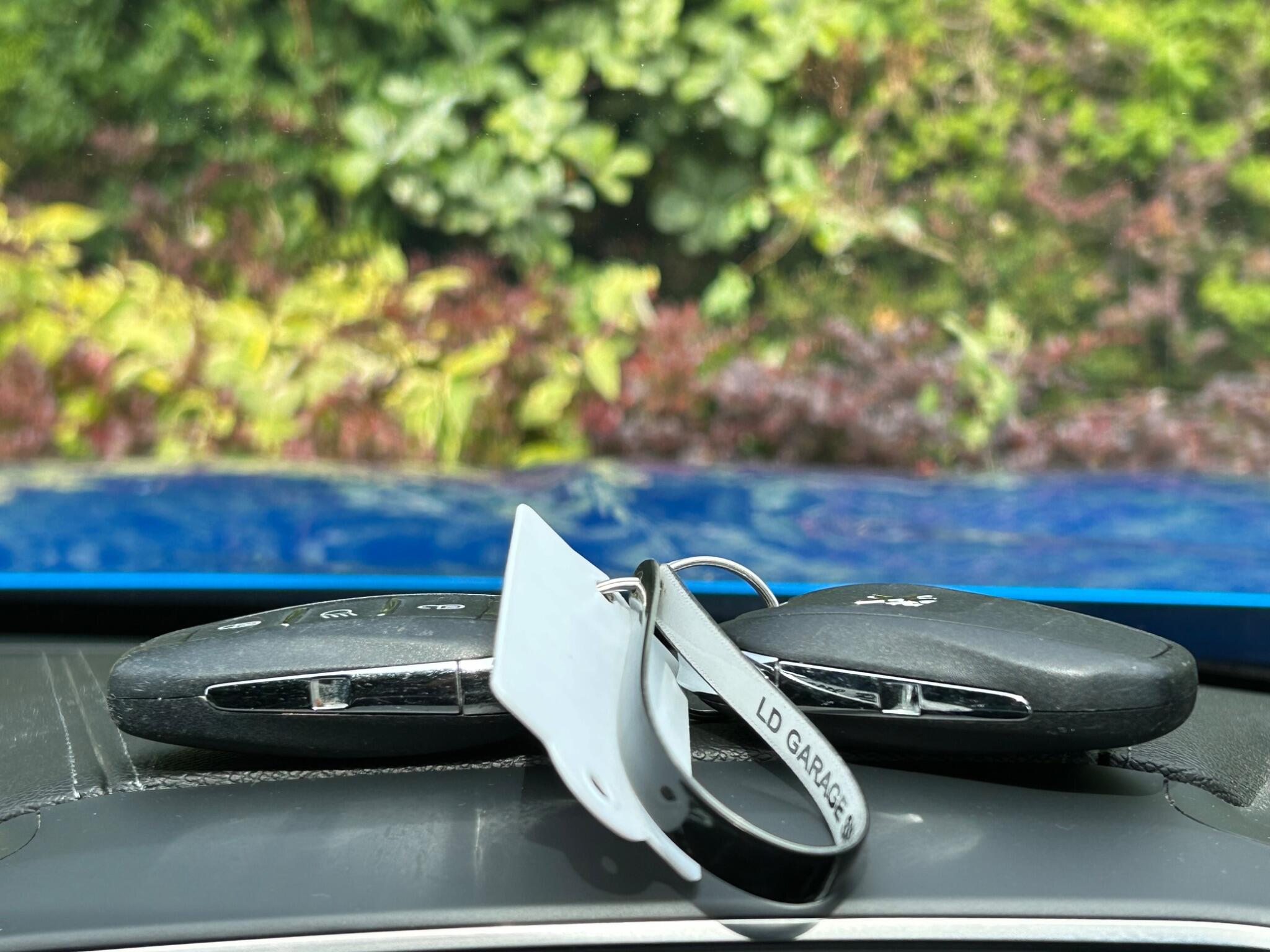 Peugeot E-2008 view 44