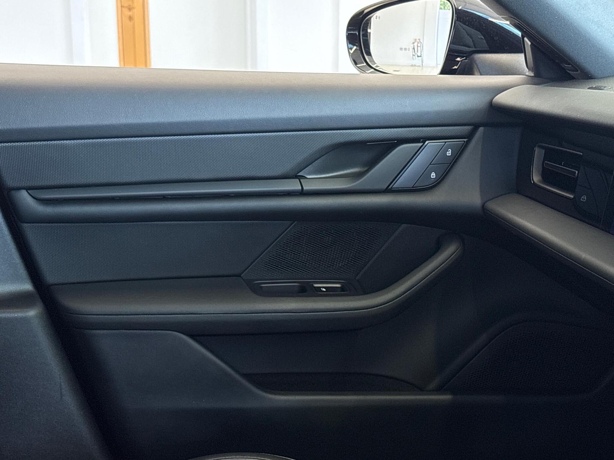 Porsche Taycan view 20