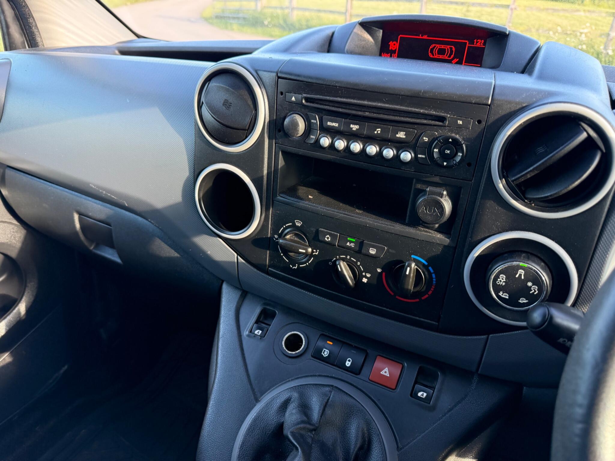 Citroen Berlingo 1.6 HDi 850 Enterprise L1 5dr — photo 34 of 92