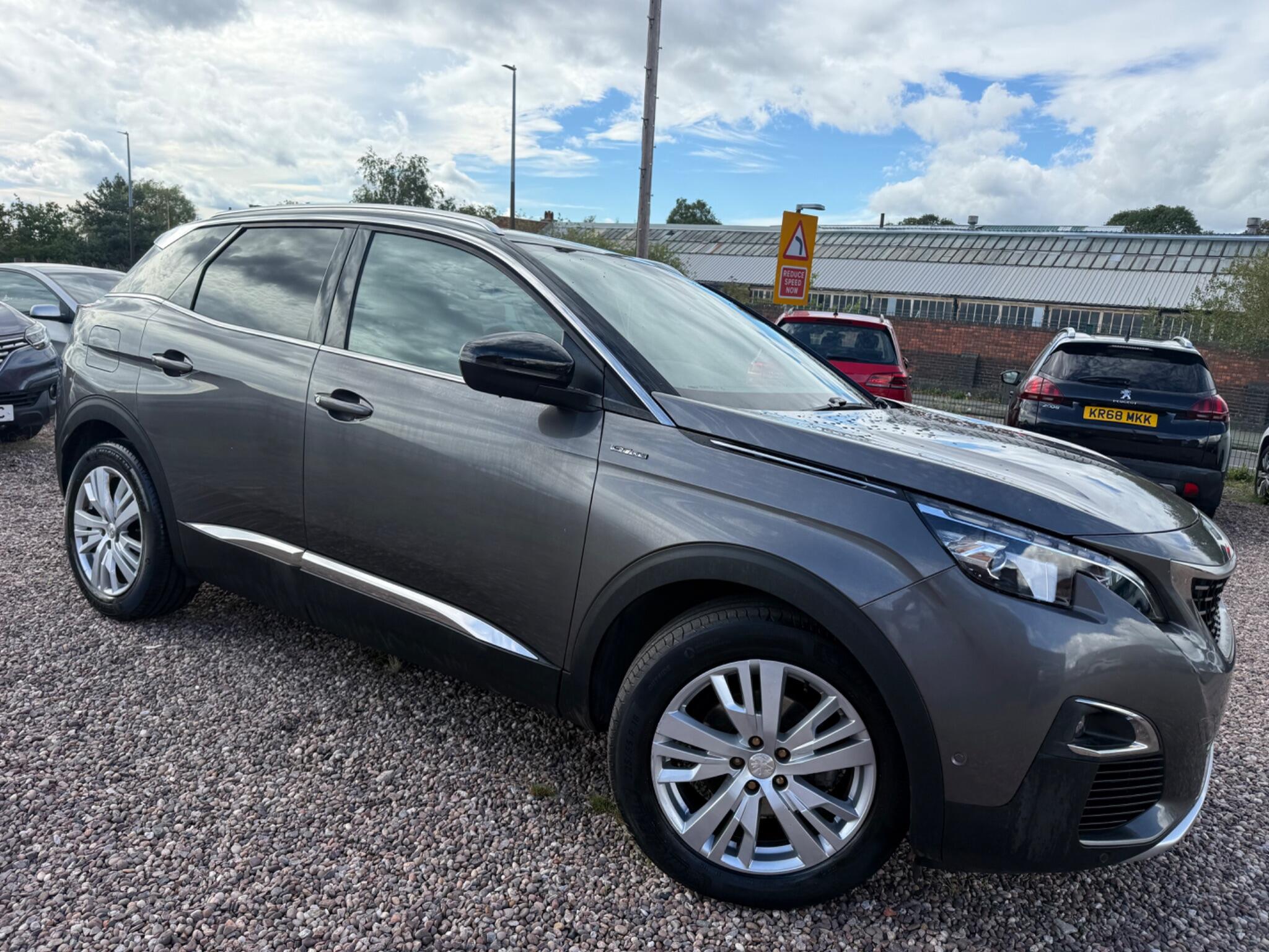 Peugeot 3008 view 8