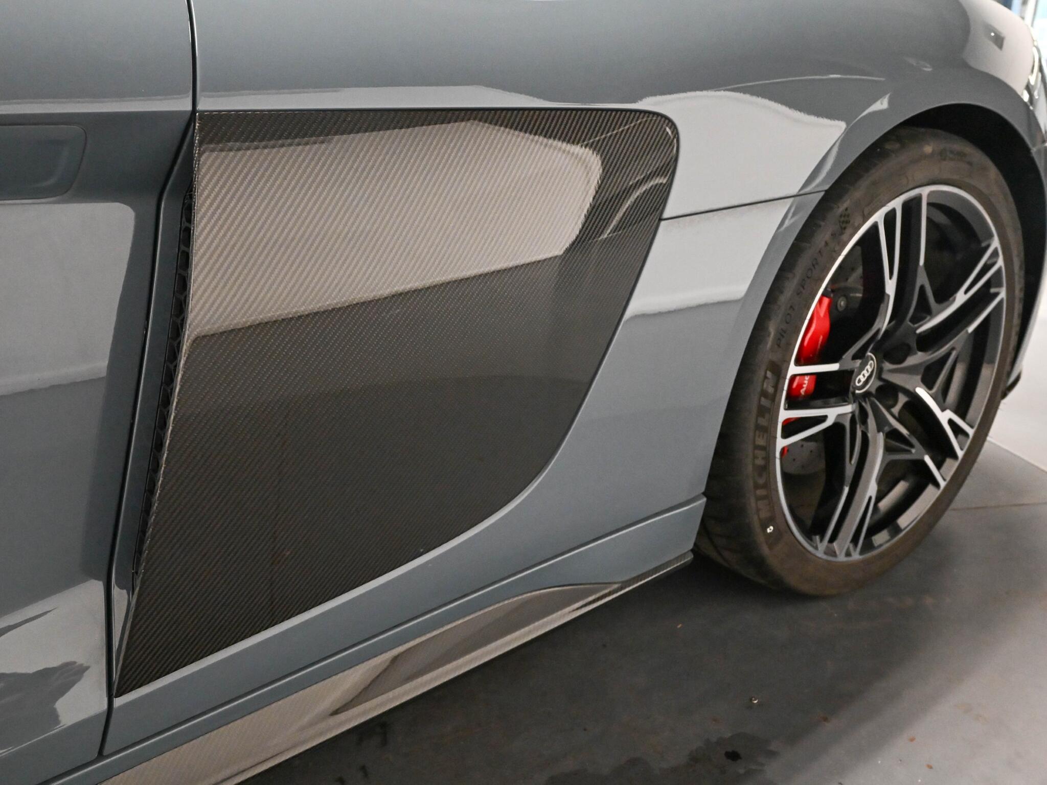 Audi R8 view 27