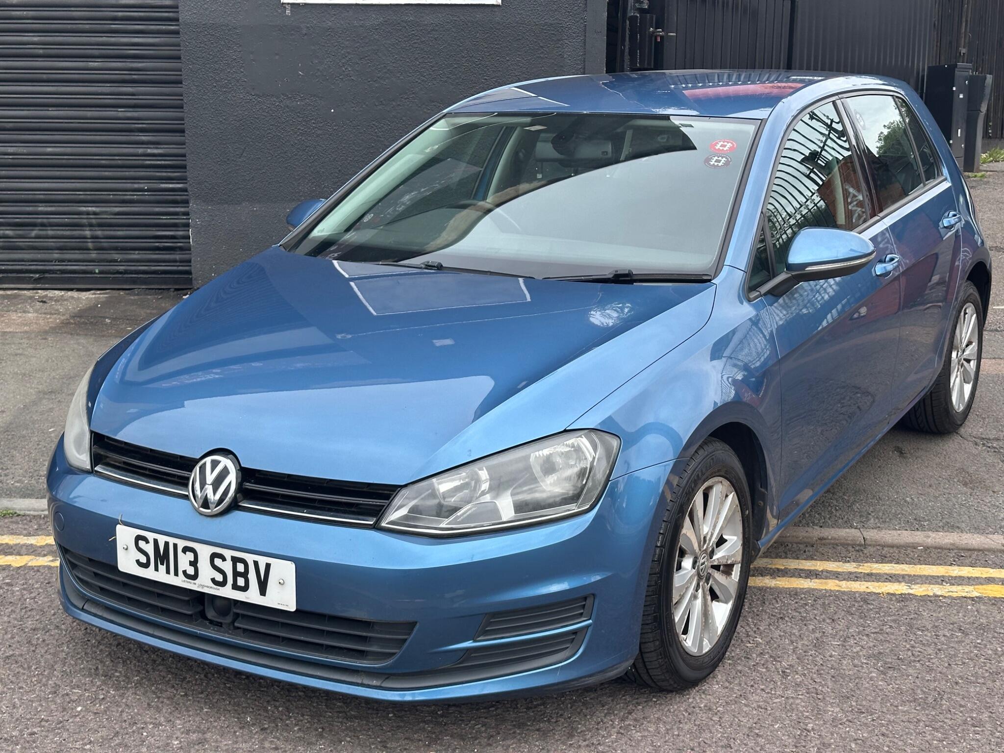 Volkswagen Golf view 4