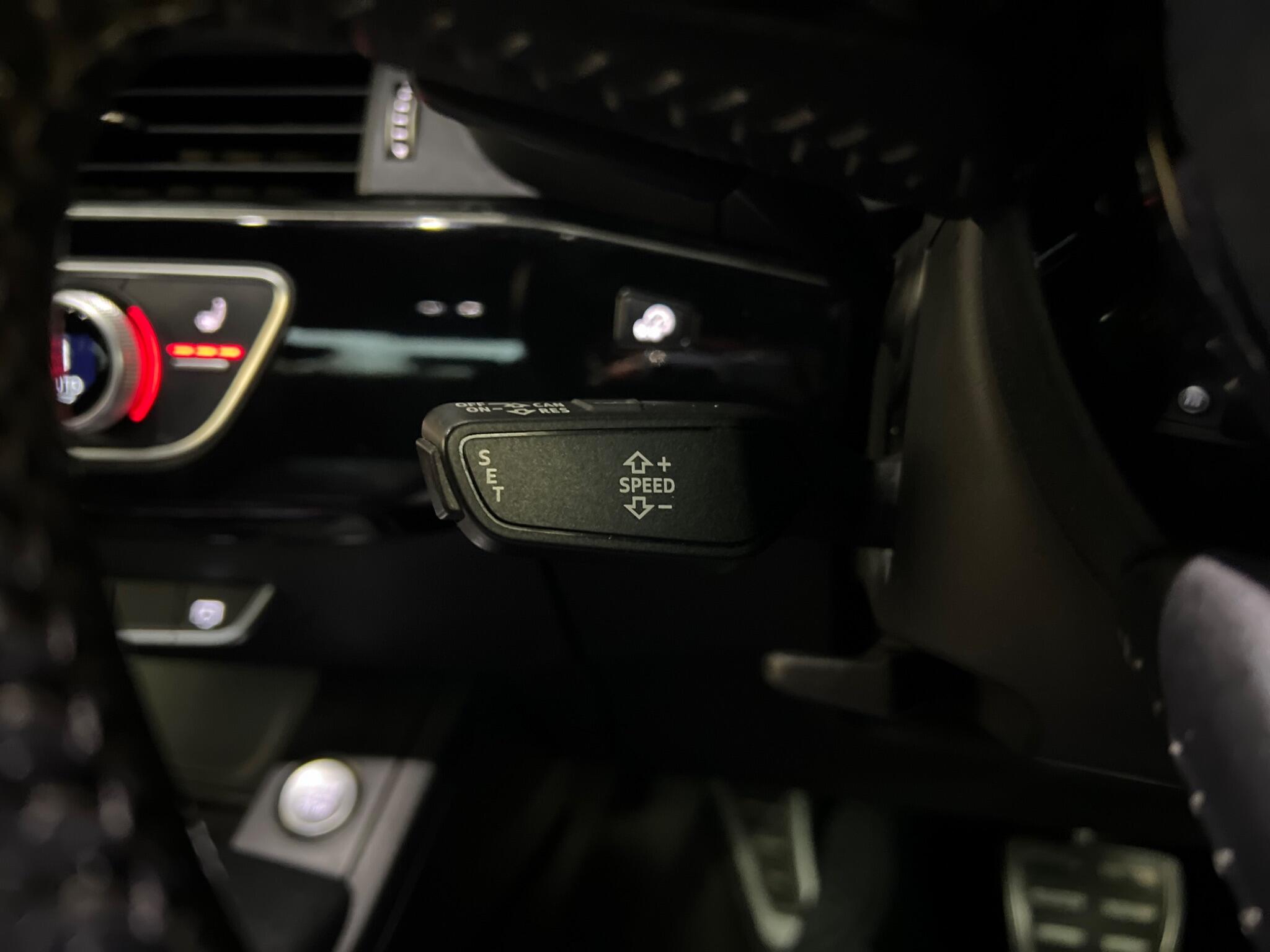 Audi A4 view 24