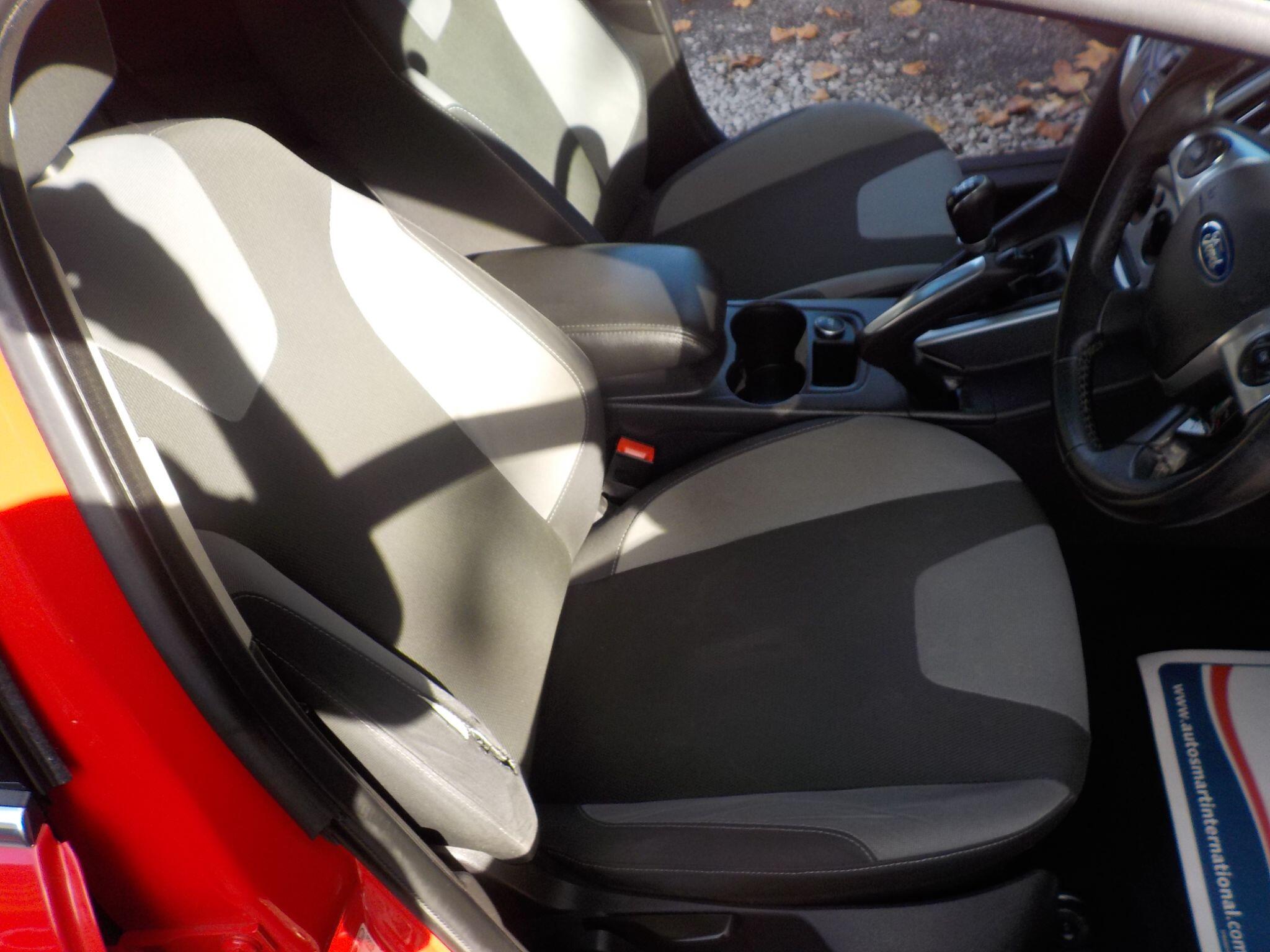 Ford Focus 1.6 Zetec Euro 5 5dr
