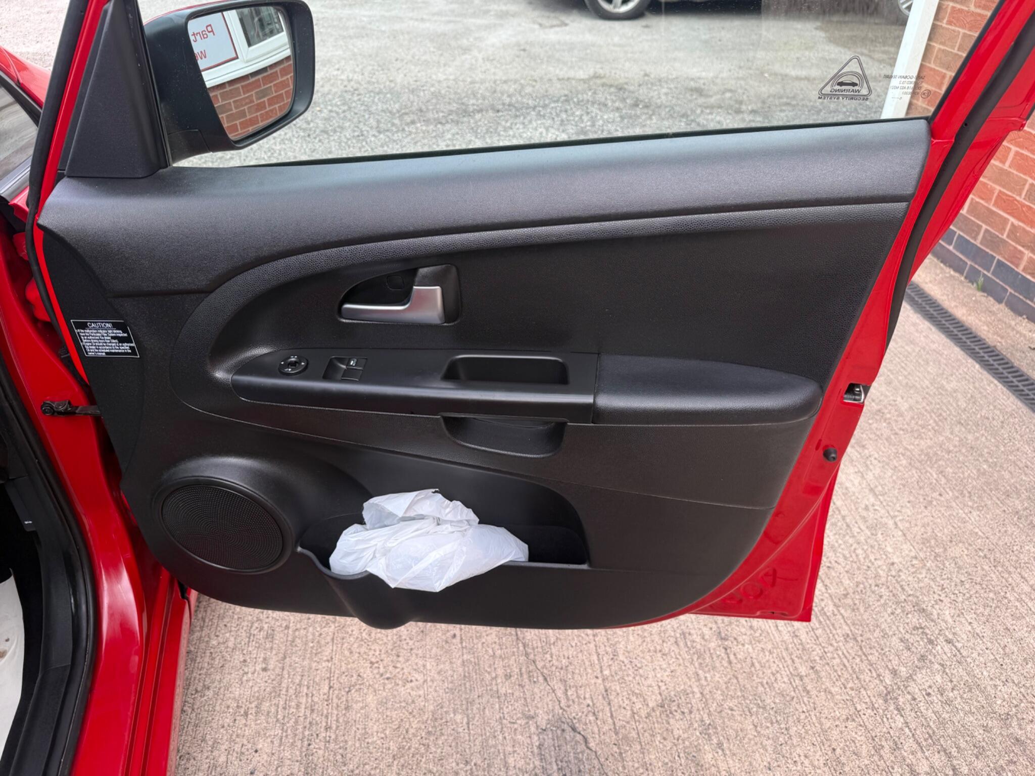 Kia Venga view 27