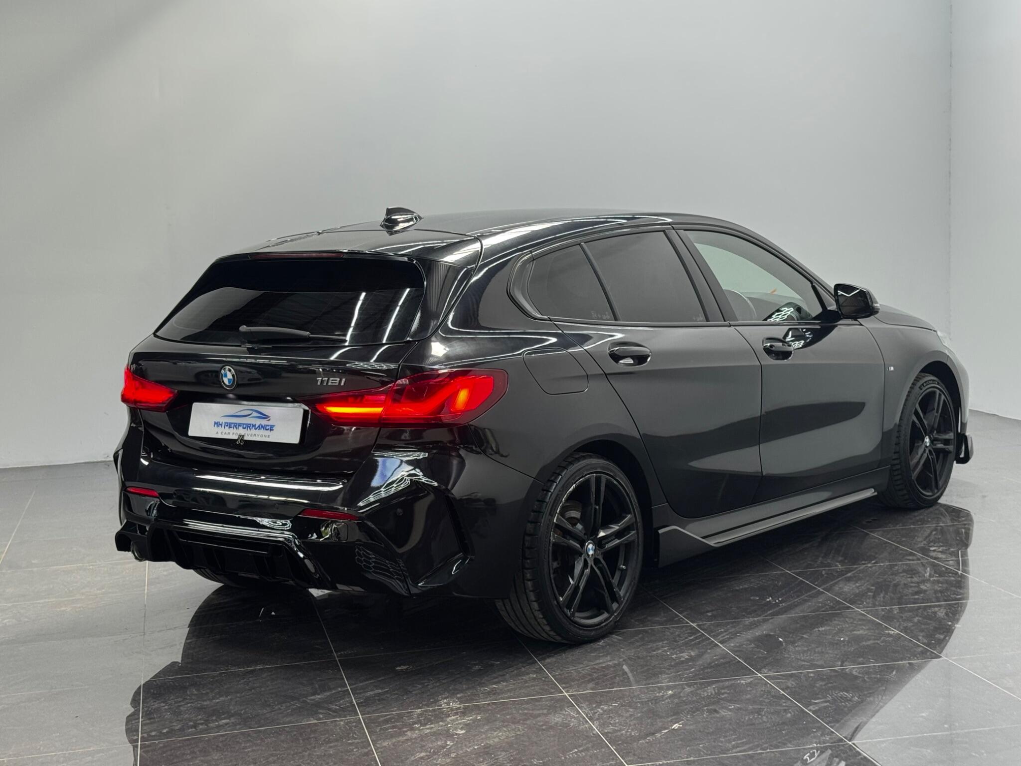 BMW 1 Series view 21
