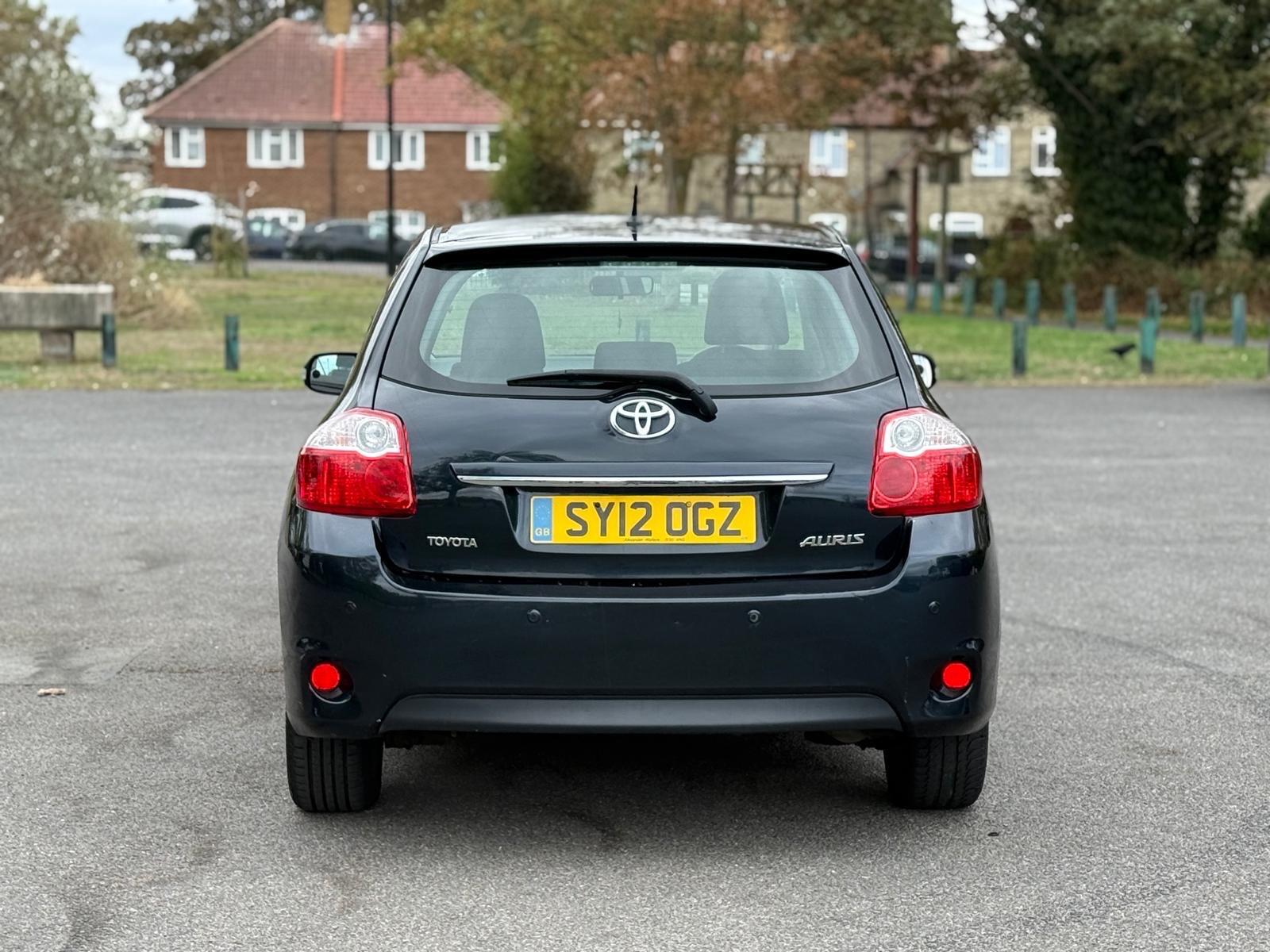 Toyota Auris view 13