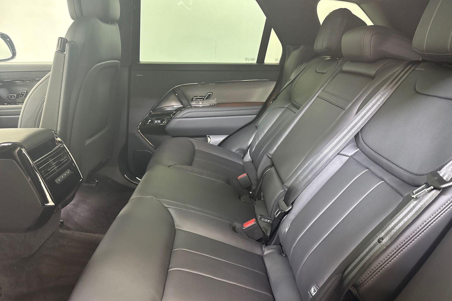 Land Rover Range Rover Sport view 16