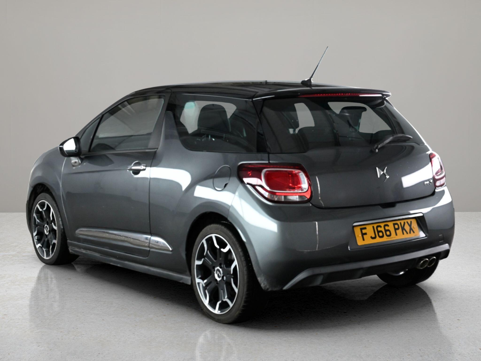 DS Automobiles DS 3 view 5