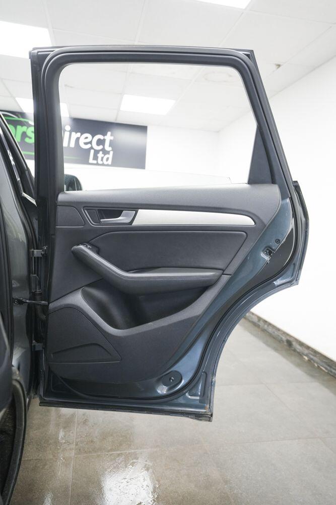 Audi Q5 view 14