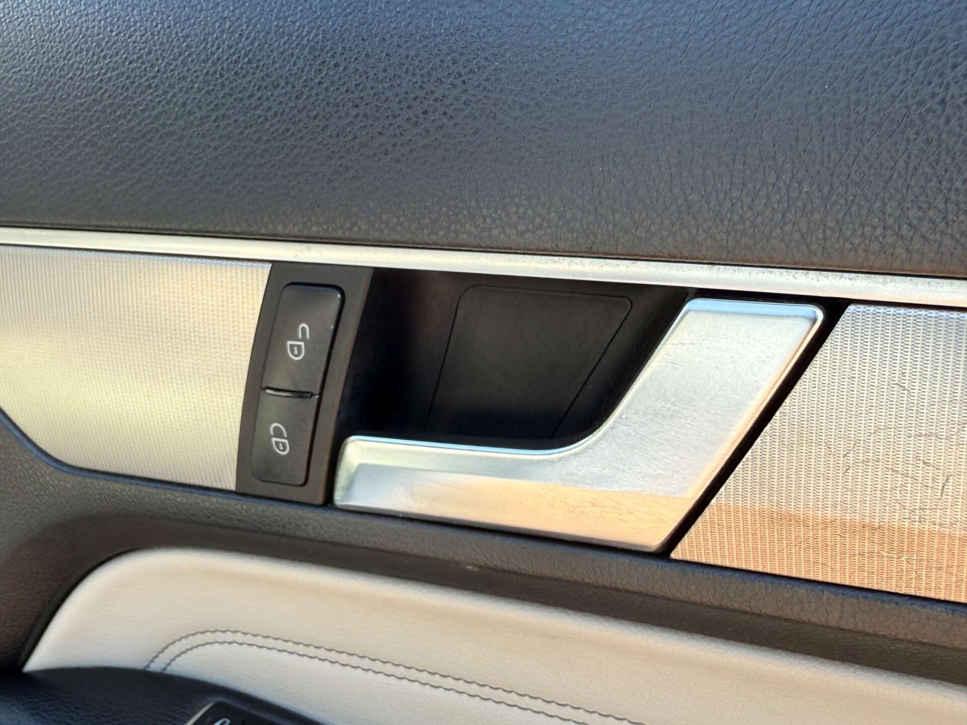 Mercedes-Benz E-Class view 36