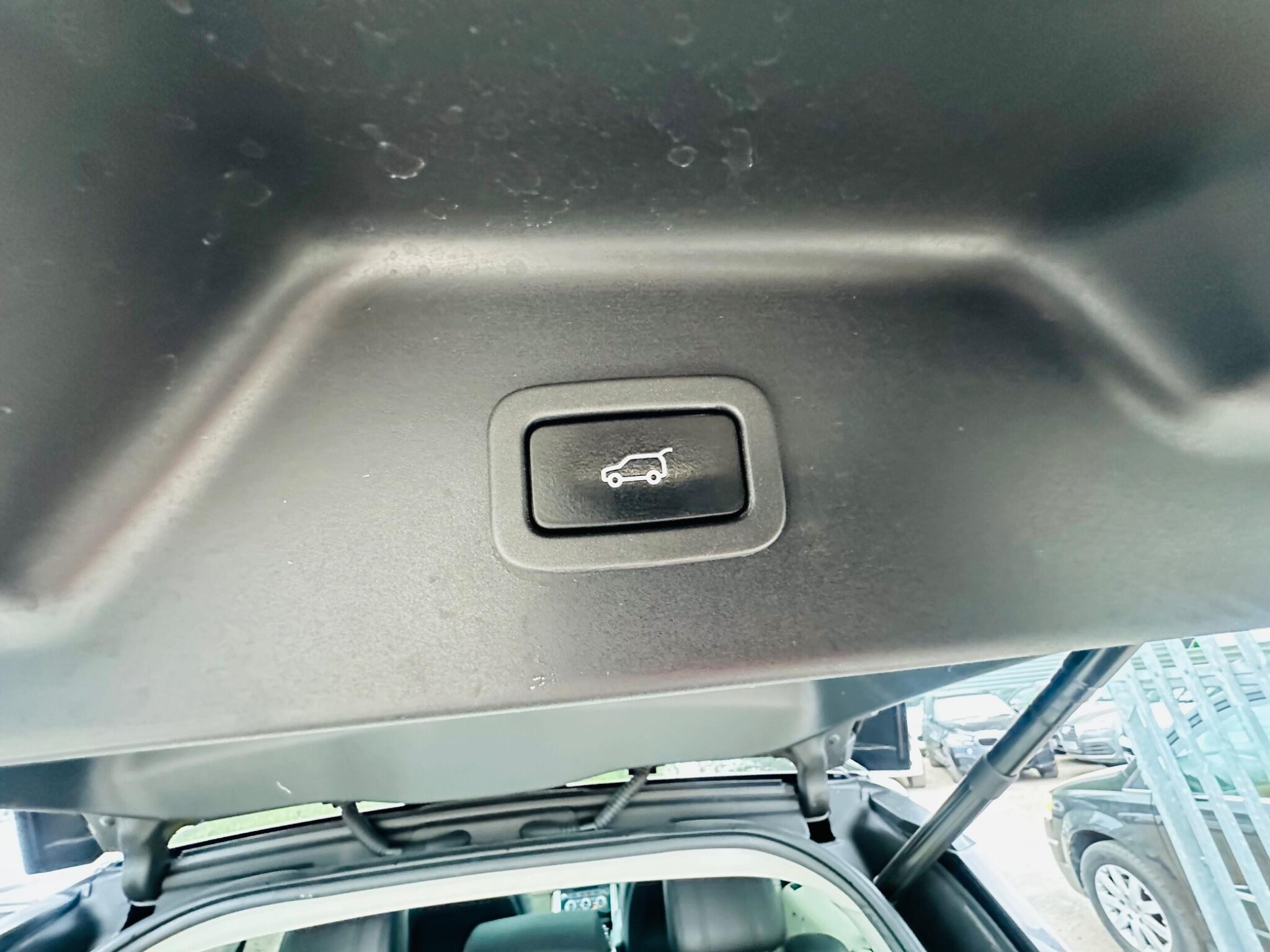 Land Rover Range Rover view 66