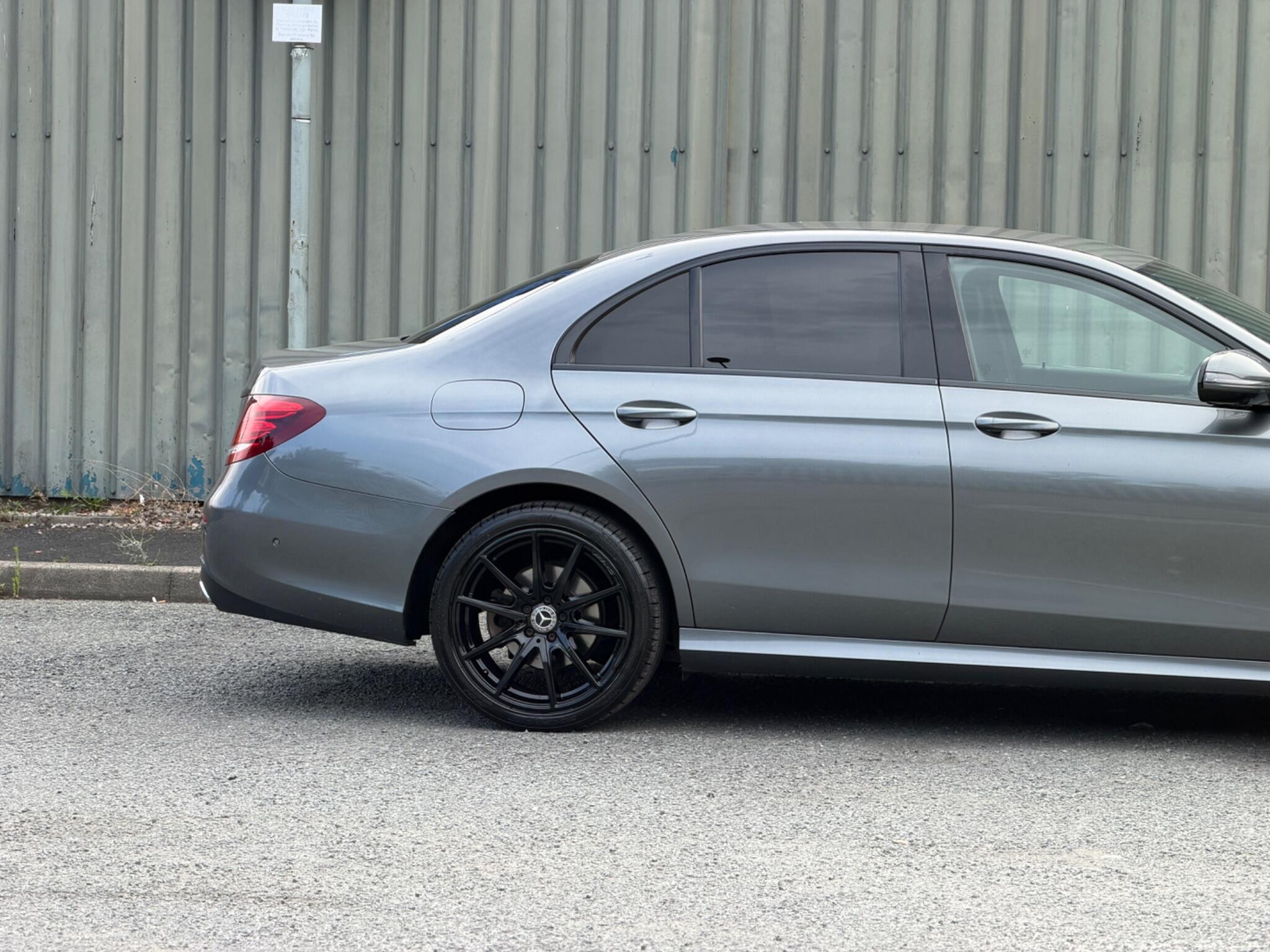 Mercedes-Benz E Class view 21