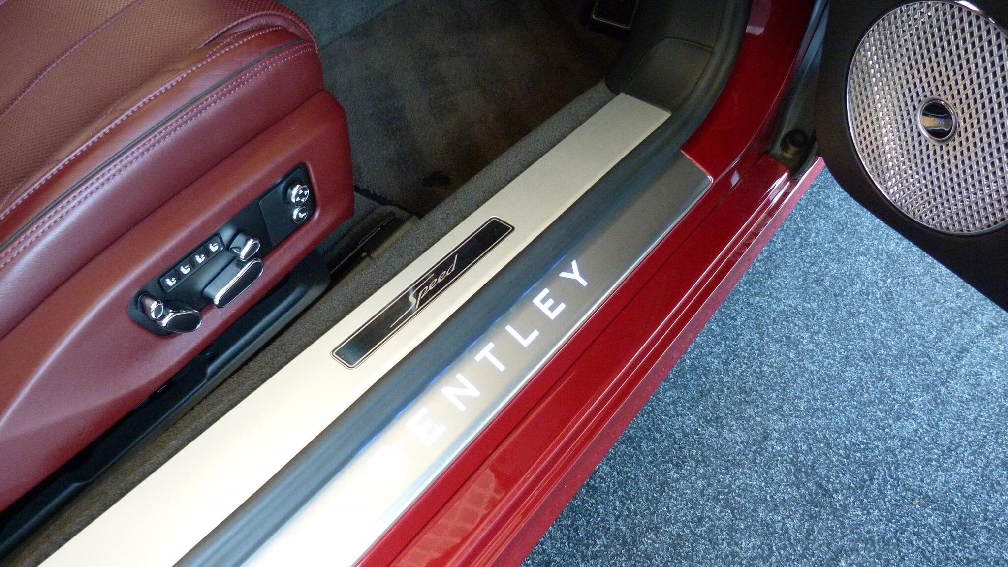 Bentley Continental view 36
