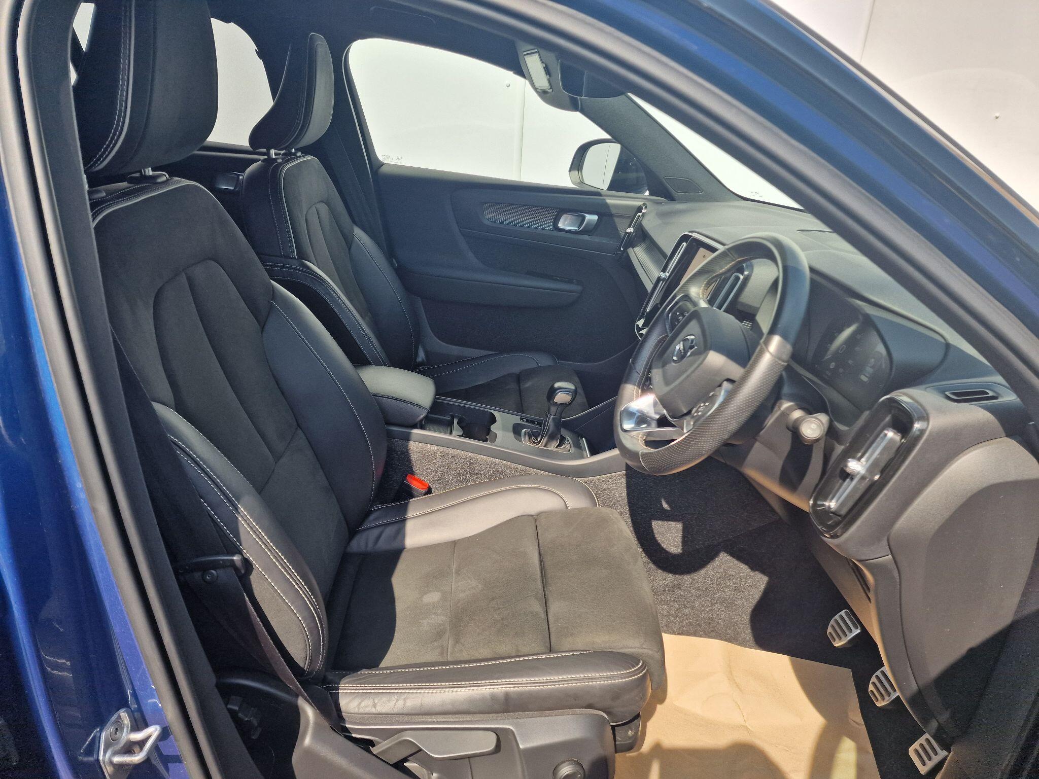 Volvo XC40 view 12